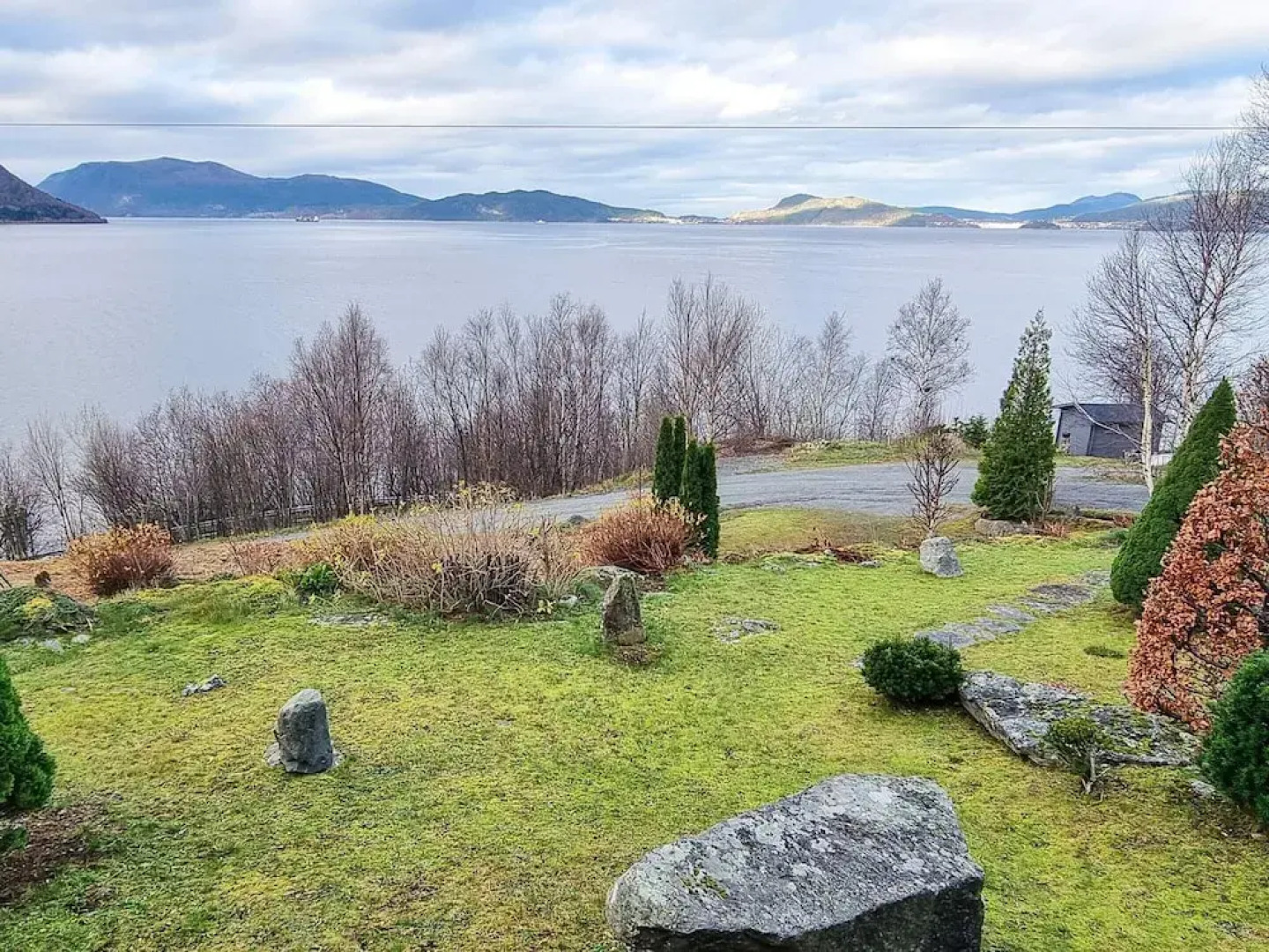 Holiday Home in Hundeidvik