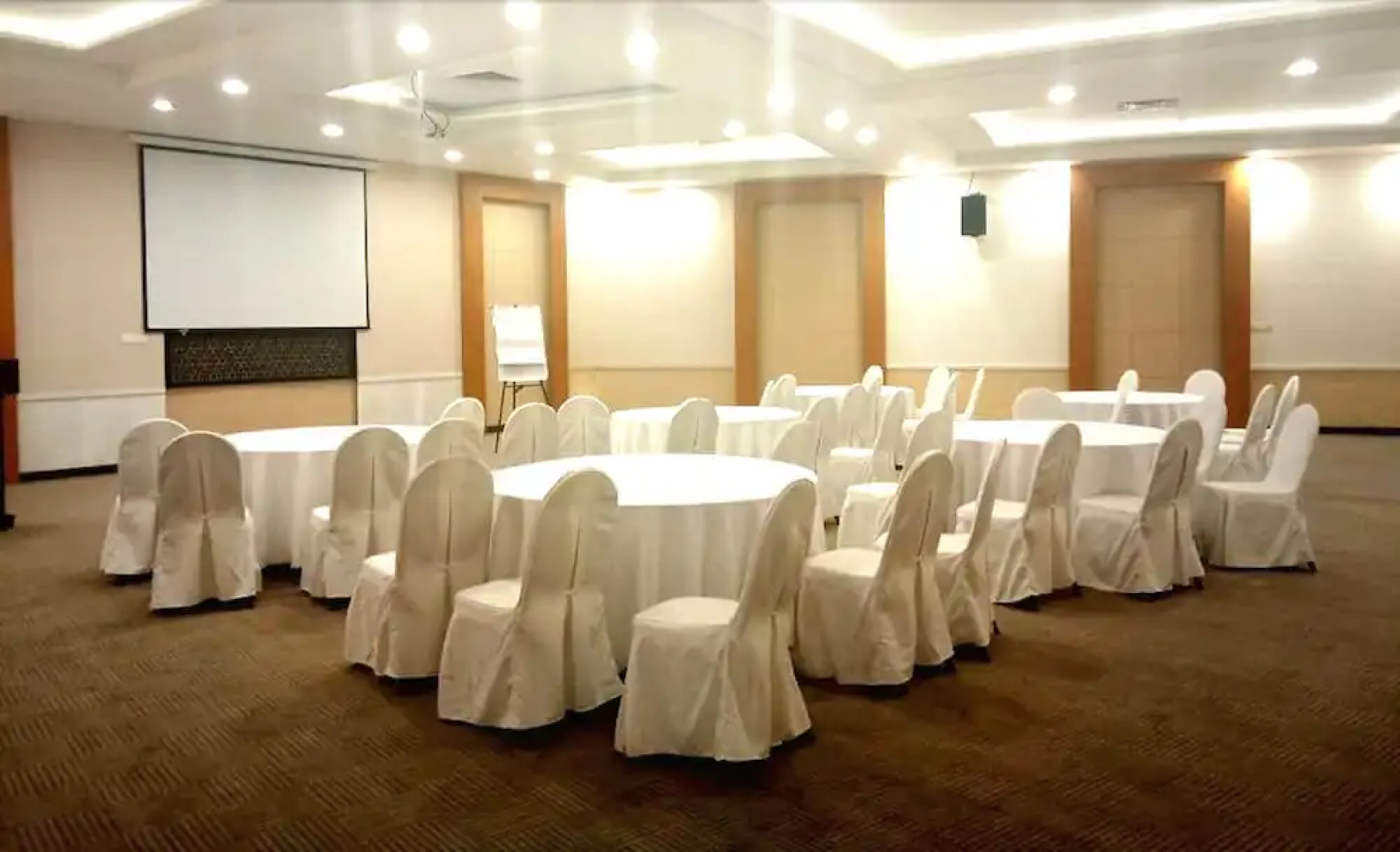 MWC Club by Downtown