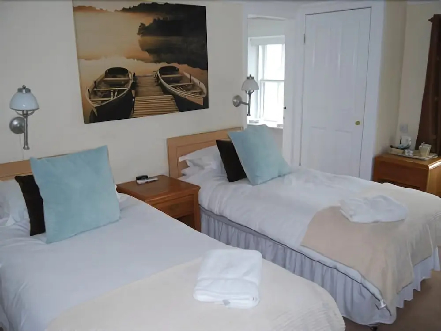 The Bridge Of Lochay Hotel