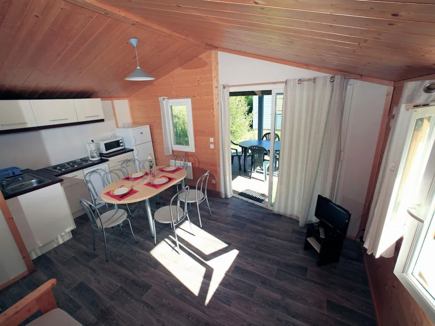 Comfortable Chalet With a Porch Near the Atlantic Coast