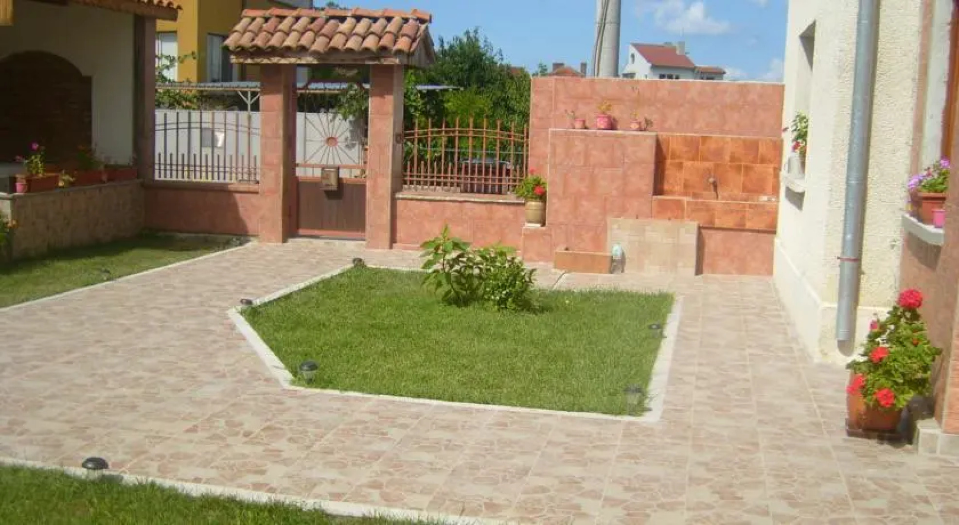 Sotirovi Guest House