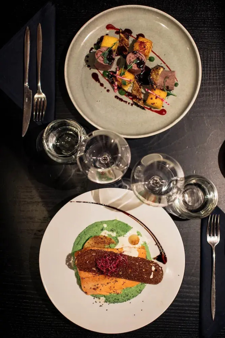 Victoria Lodge, Friendly Hotel