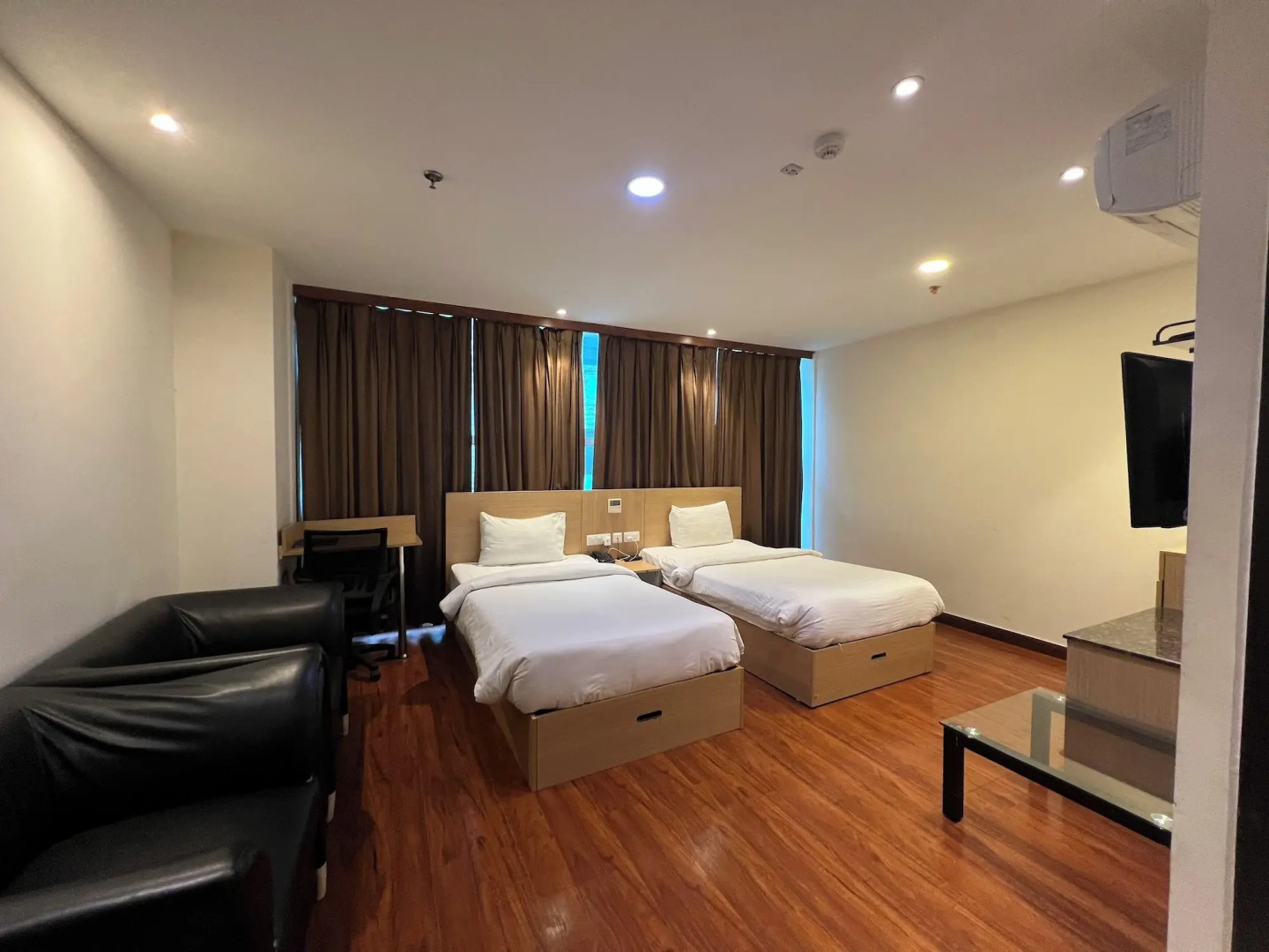 Hyphen Business Hotel