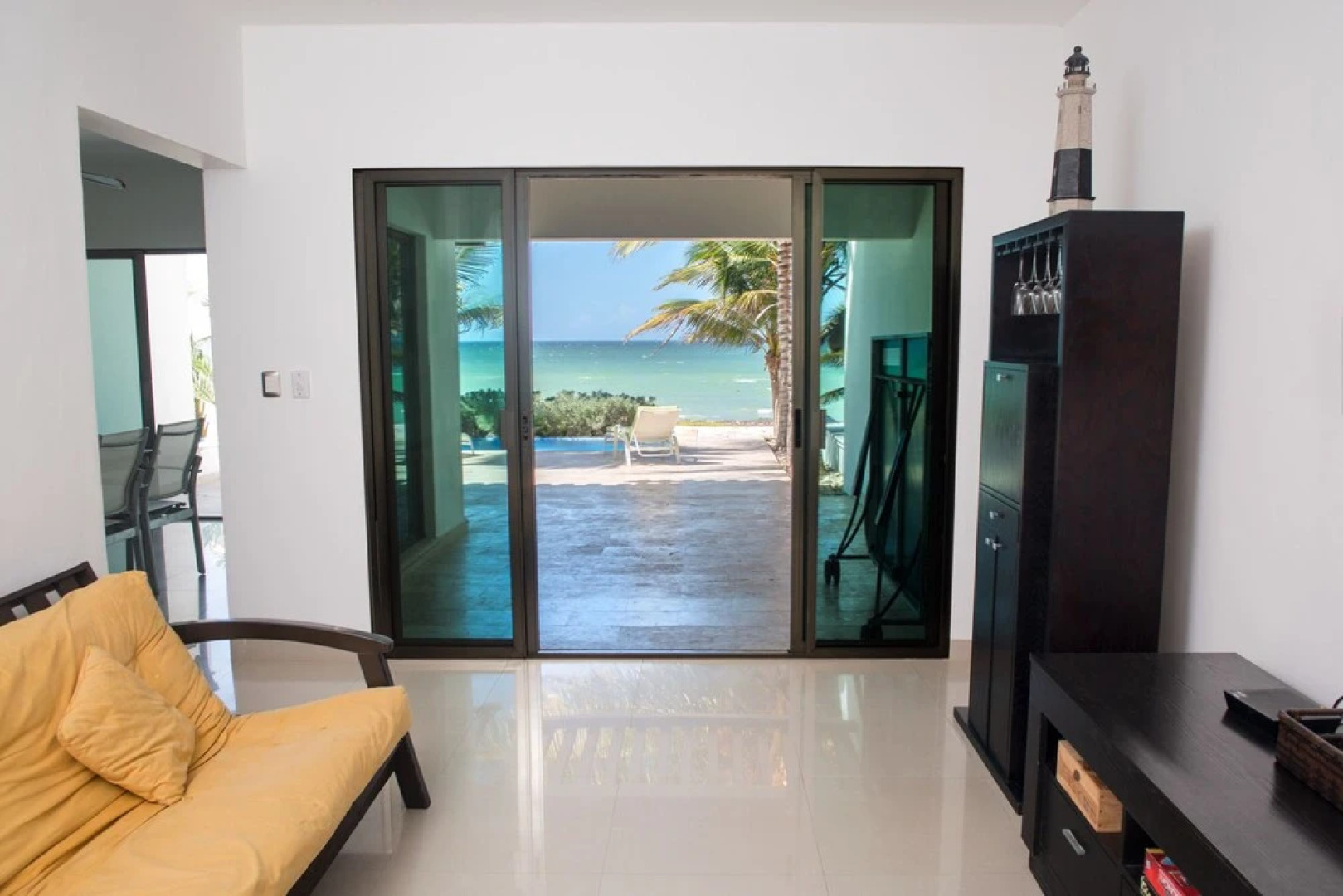 Piña Beach House in San Benito Beach