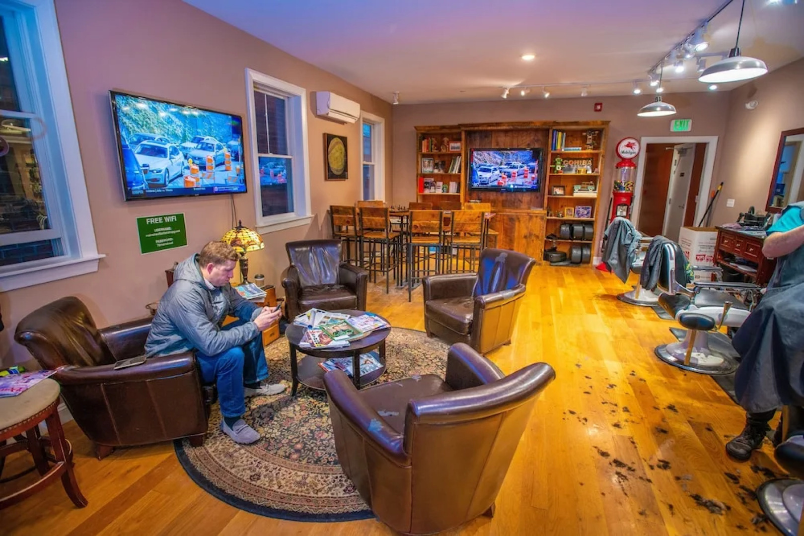 Capital Resorts - 84 Main