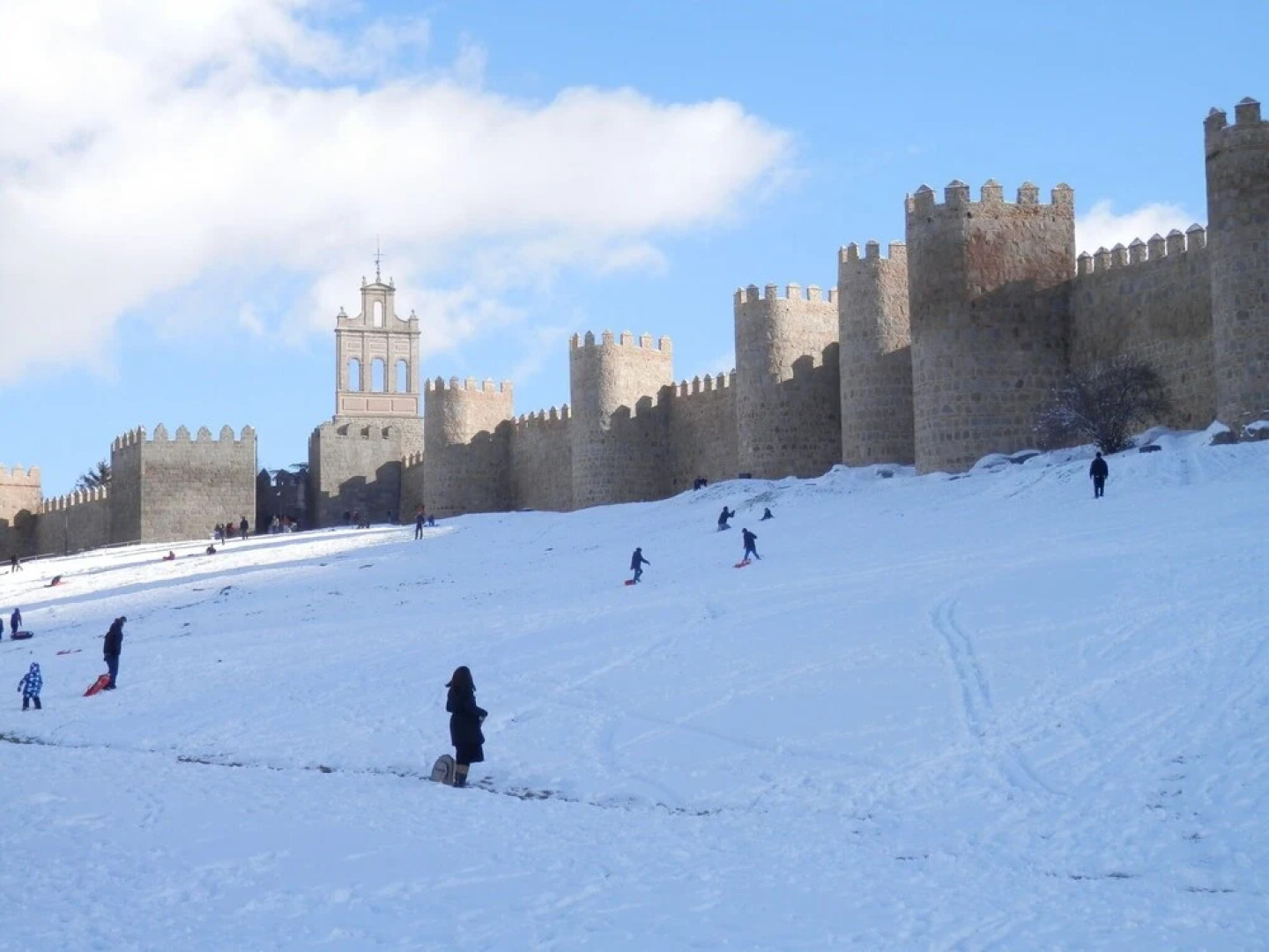 Fantastic Holiday Home in Avila with Hot Tub