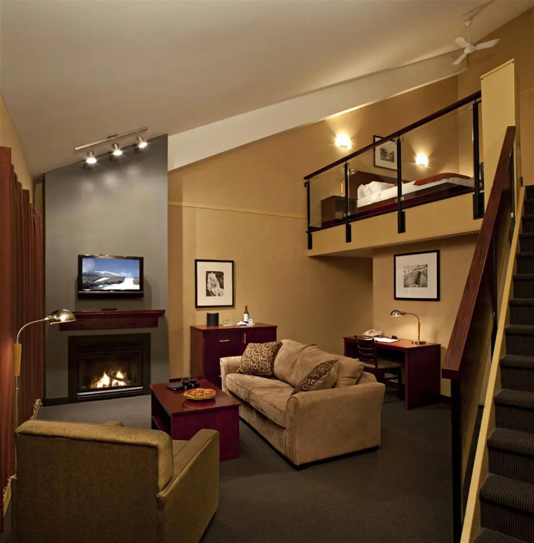 Mount Kidd Manor at Kananaskis