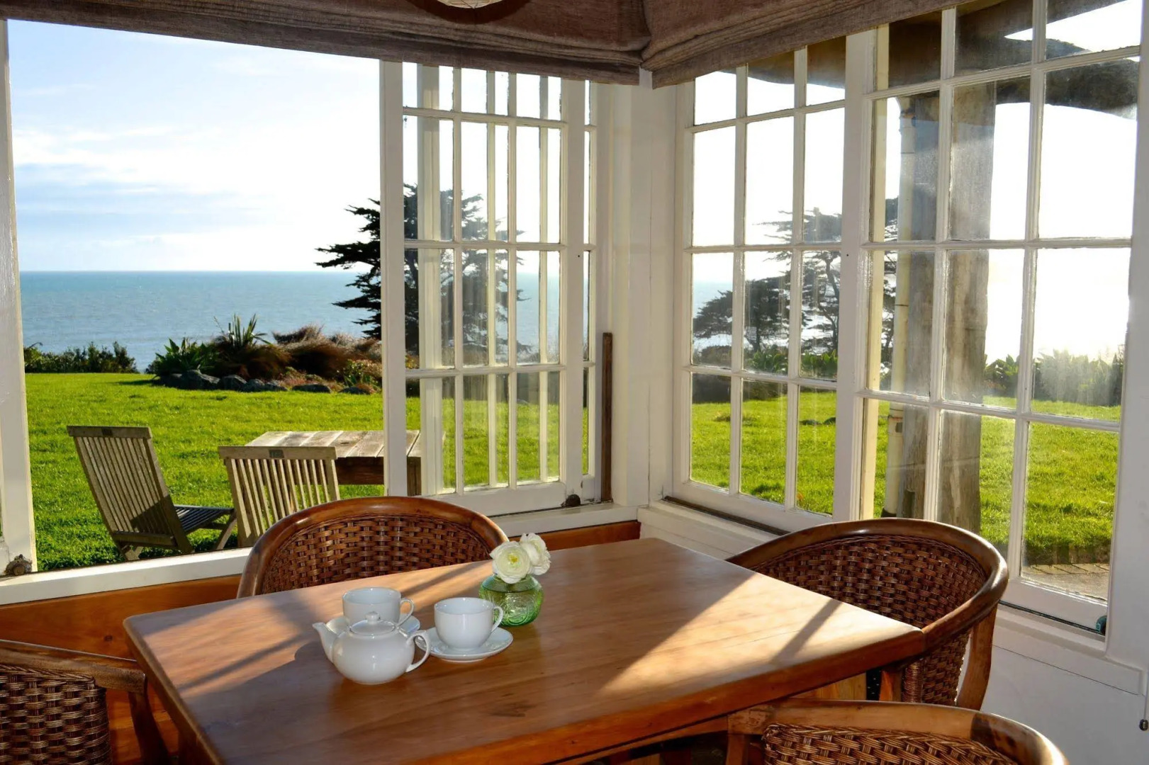 Ahu Ahu Beach Villas