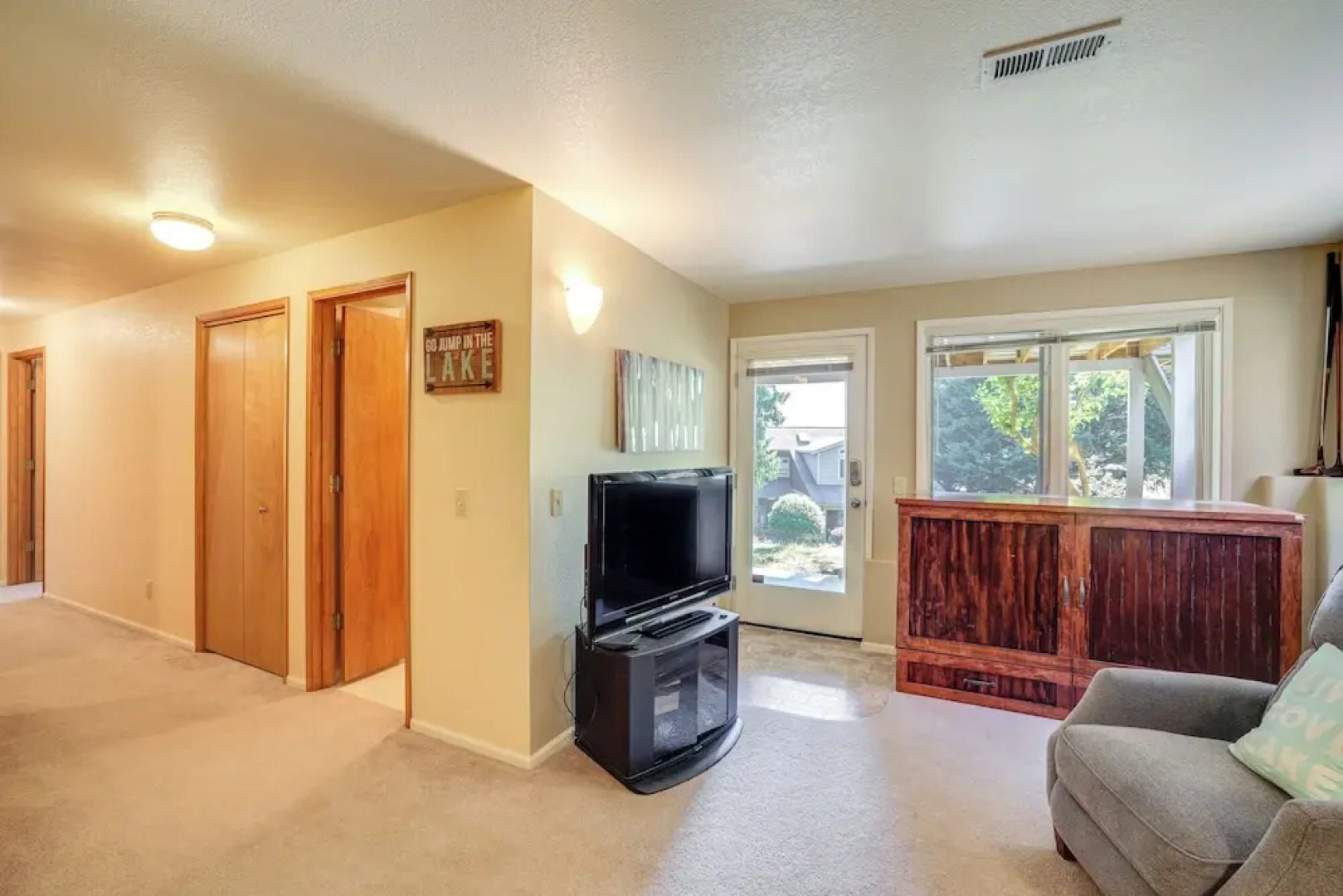 Sudden Valley Home ~ 1 Block to Lake Whatcom!