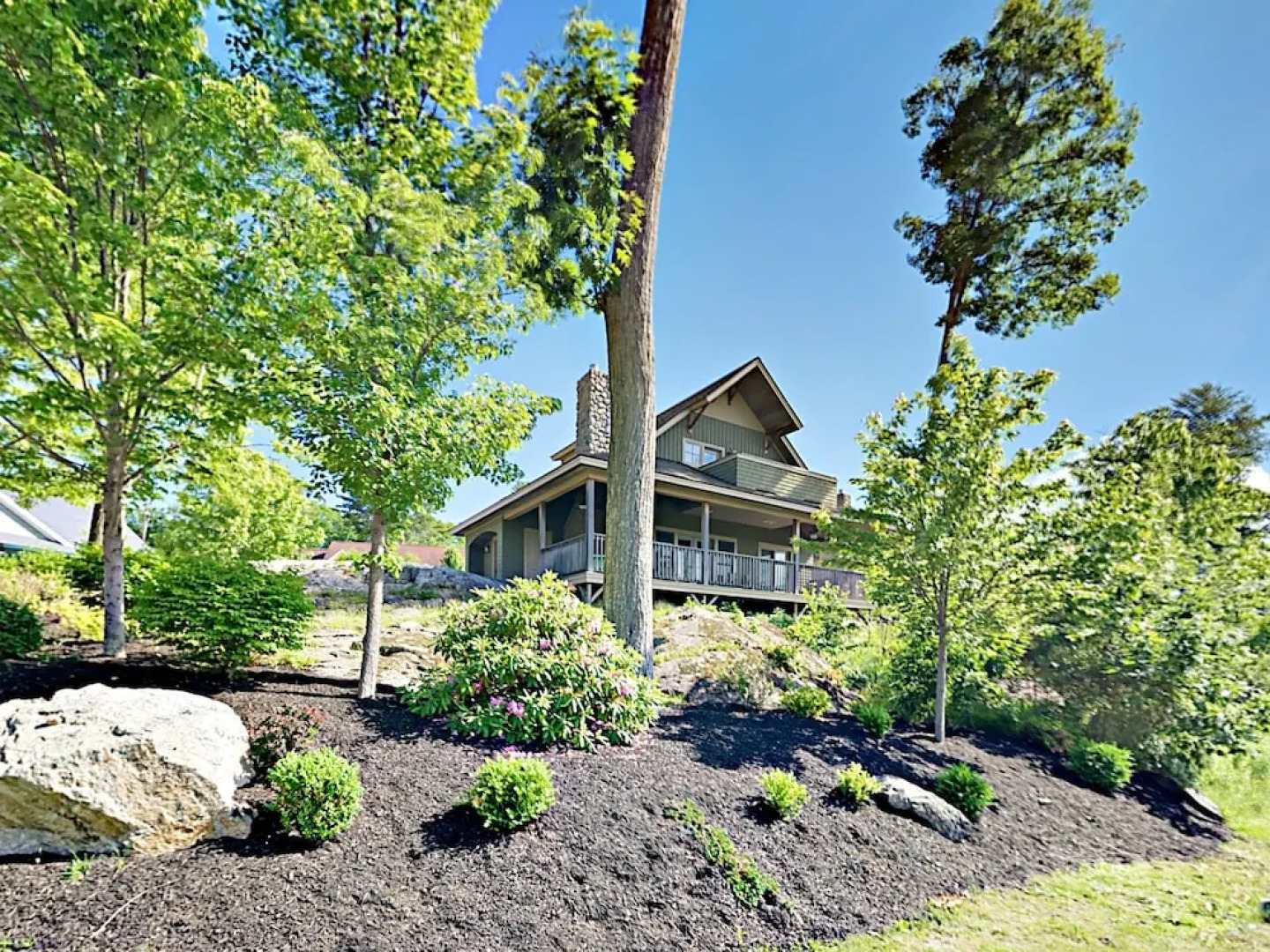 Hilltop Harbor Cottage 3 Bedrooms 2.5 Bathrooms Cottage