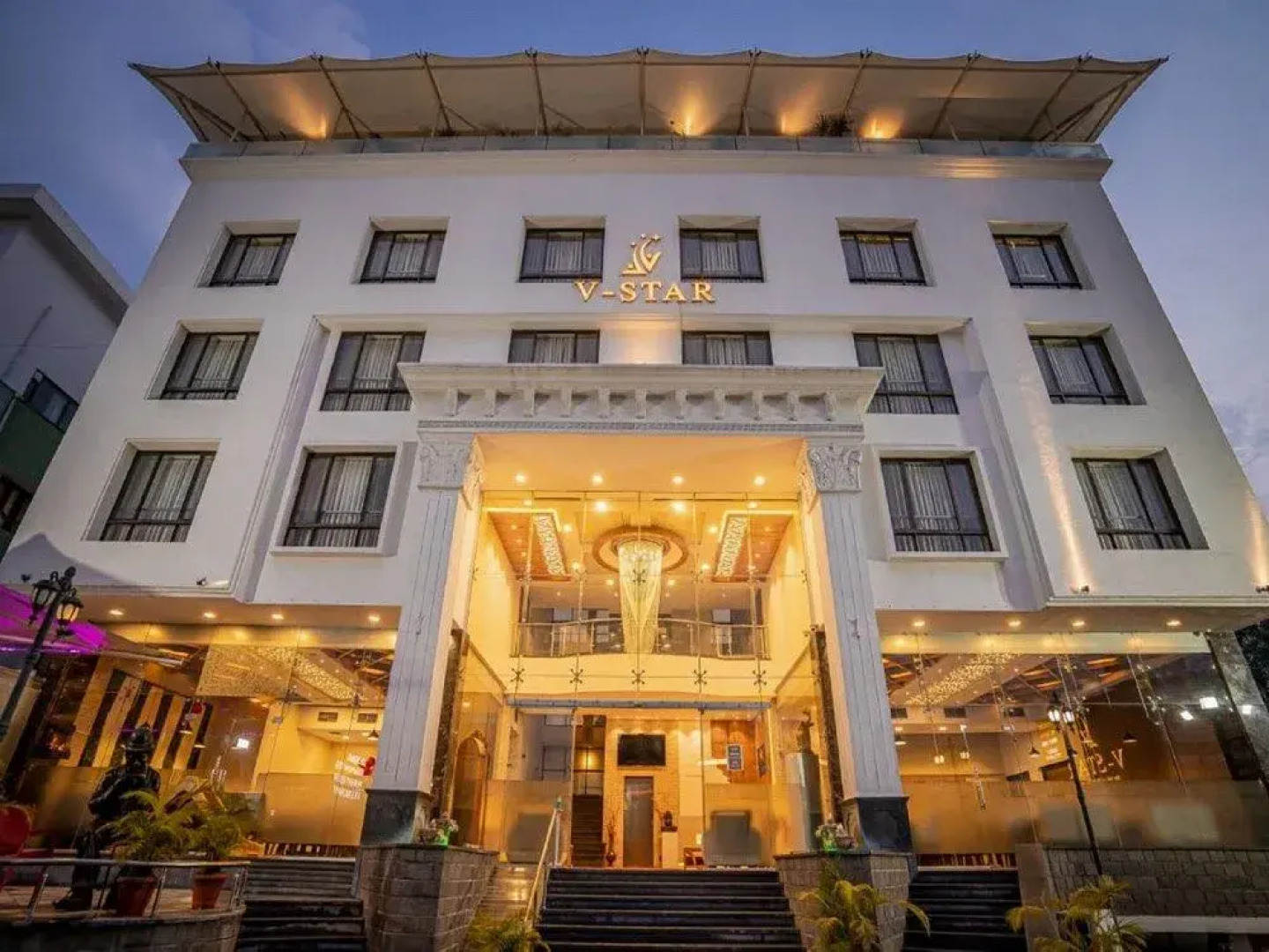 Hotel V Star by OYO Rooms