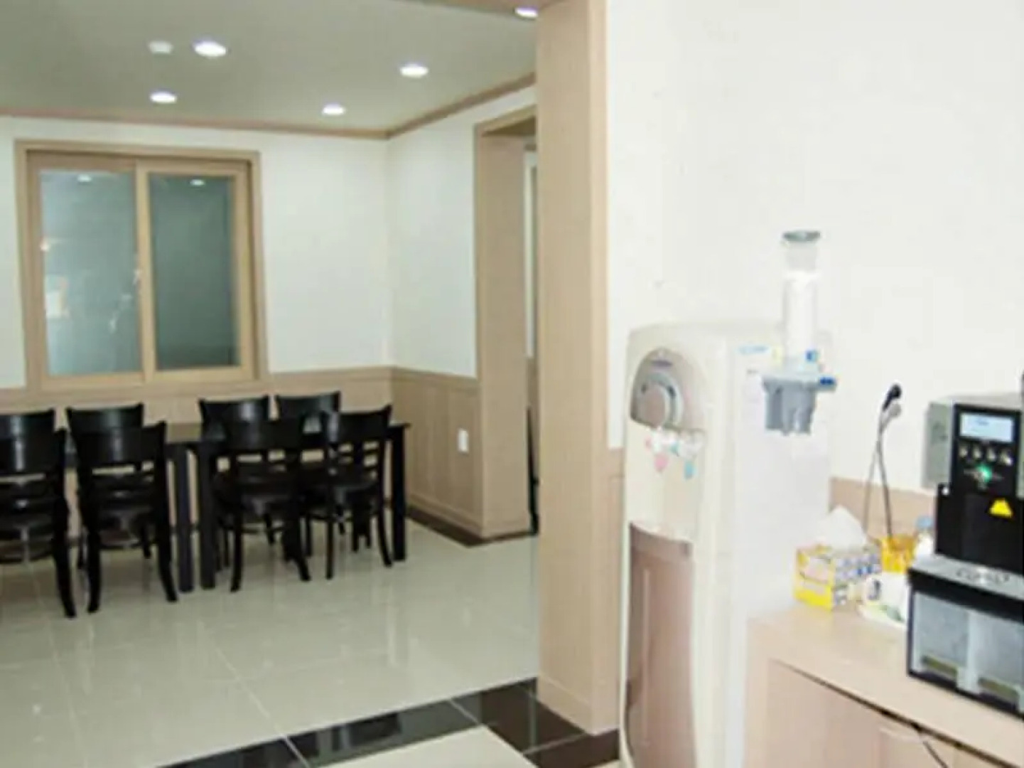 Sunrise Hill Tourist Hotel