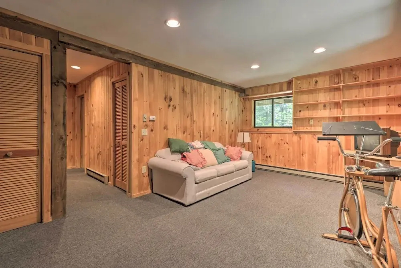 Cabin w/ 3 Acres, Tennis Courts: By 4 Ski Mtns