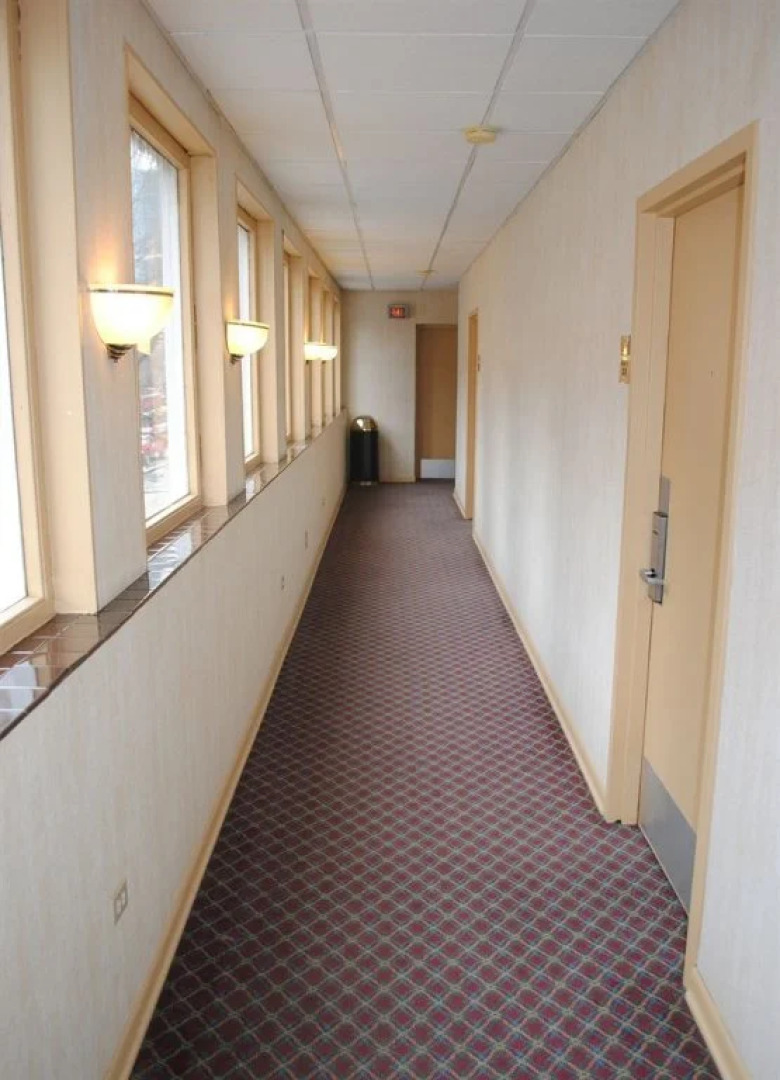 Howard Johnson Inn - Chicago