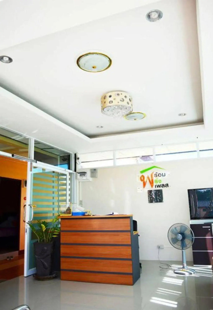 Phrom Phring Place Service Apartment