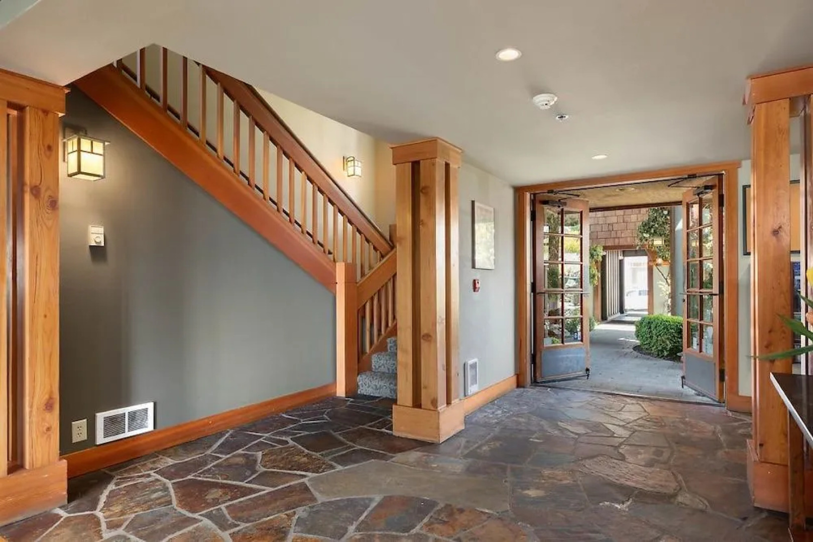 La Conner Channel Lodge