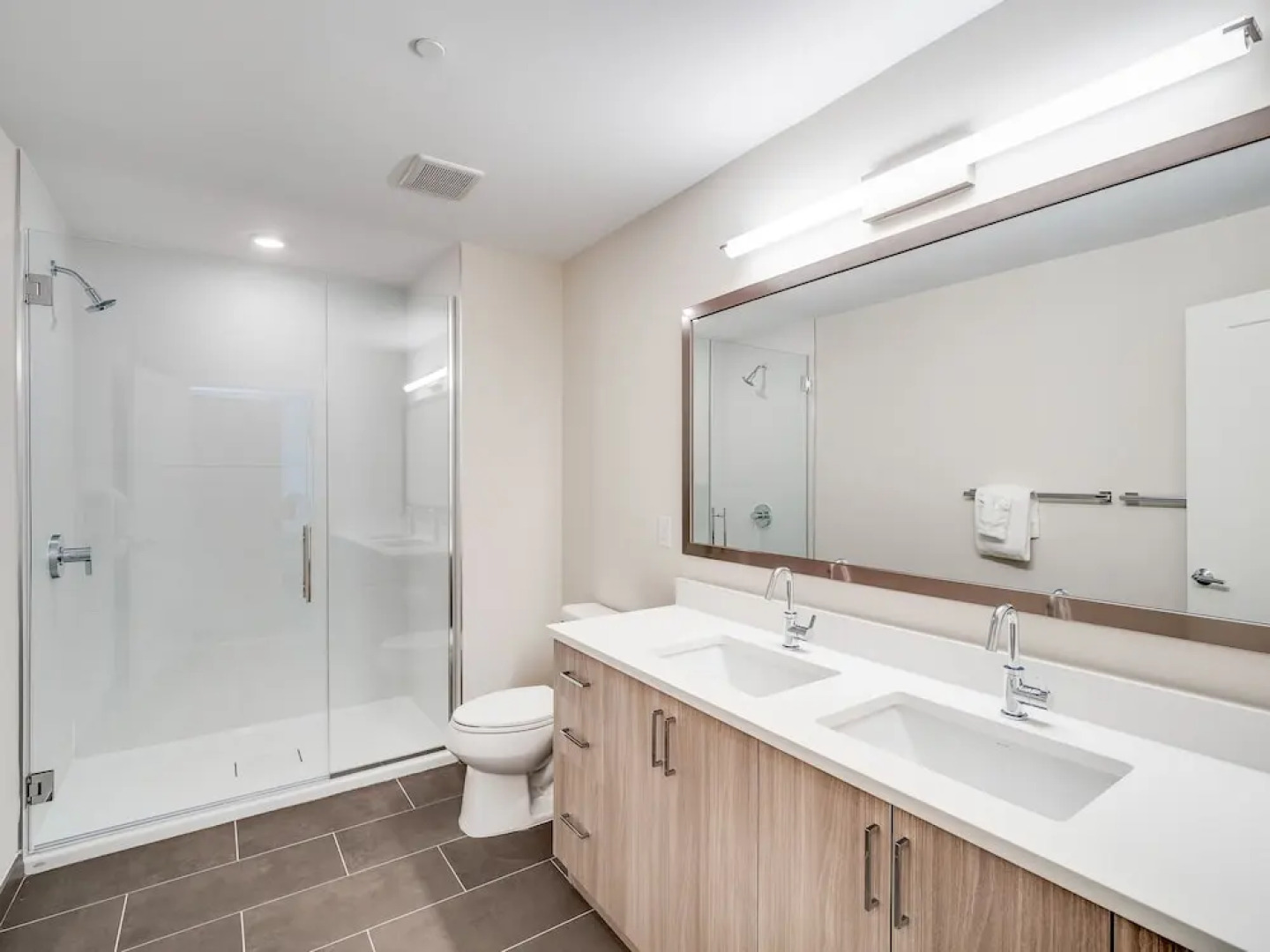 Global Luxury Suites at Bethesda Metro