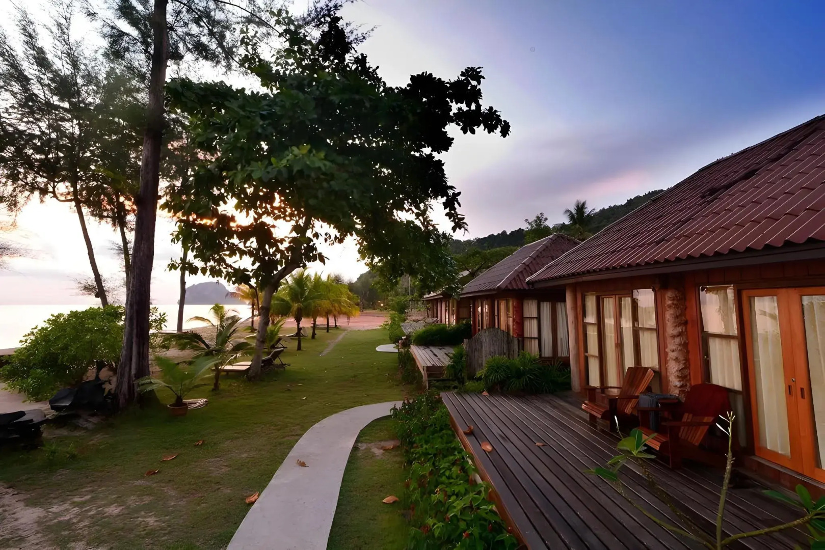 Thiw Son Beach Resort