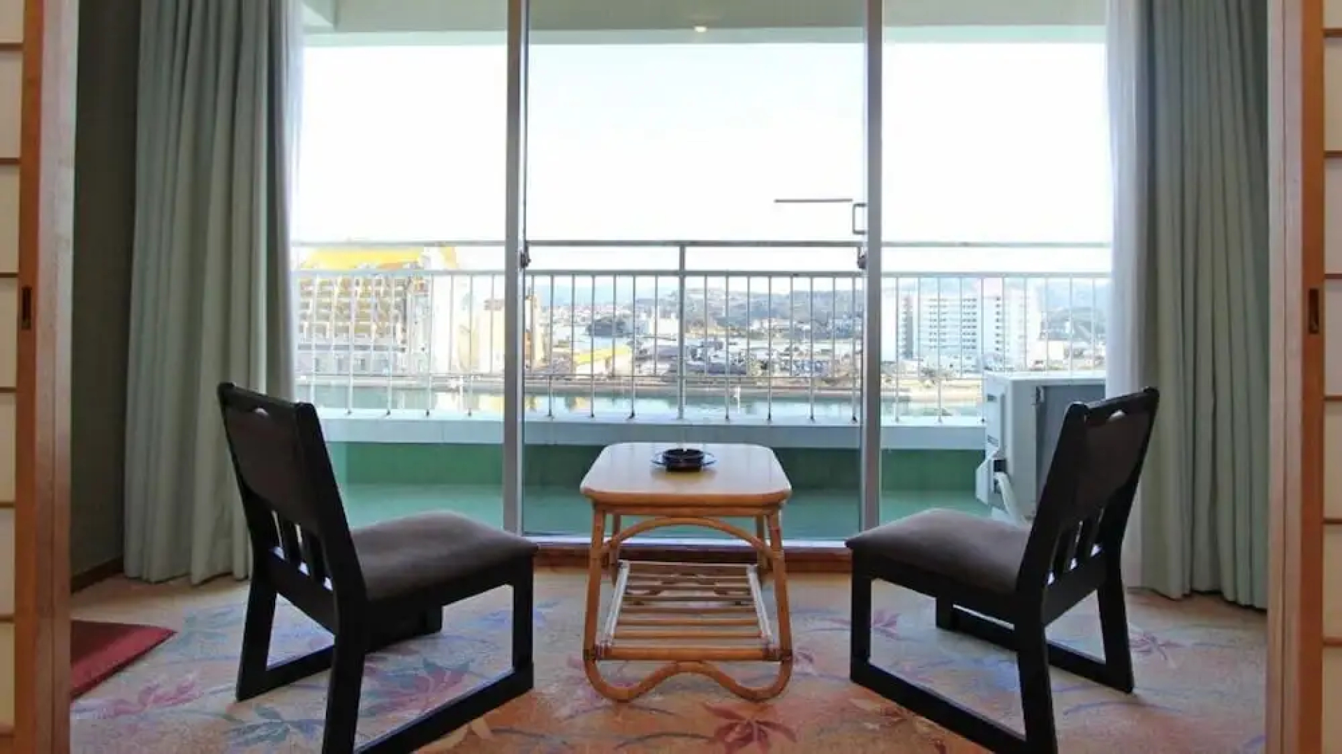 Shirahama Seaside Hotel