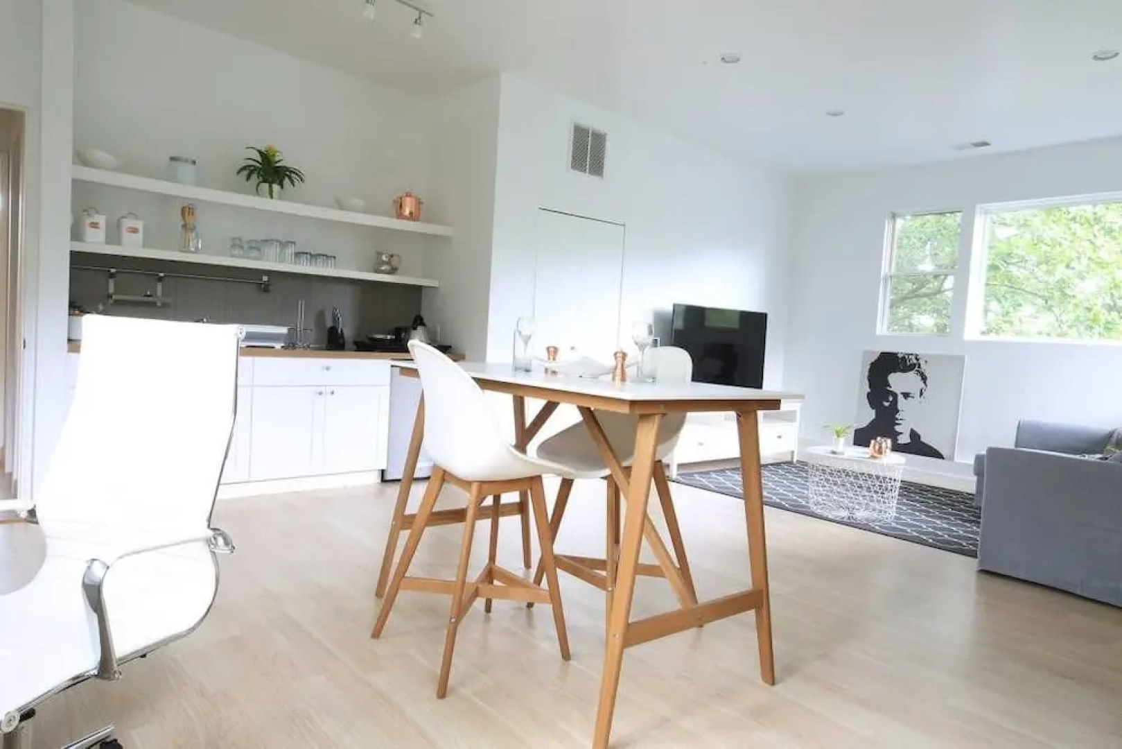 Argyle Penthouse Chic 1BR Apt 2 Sofabed