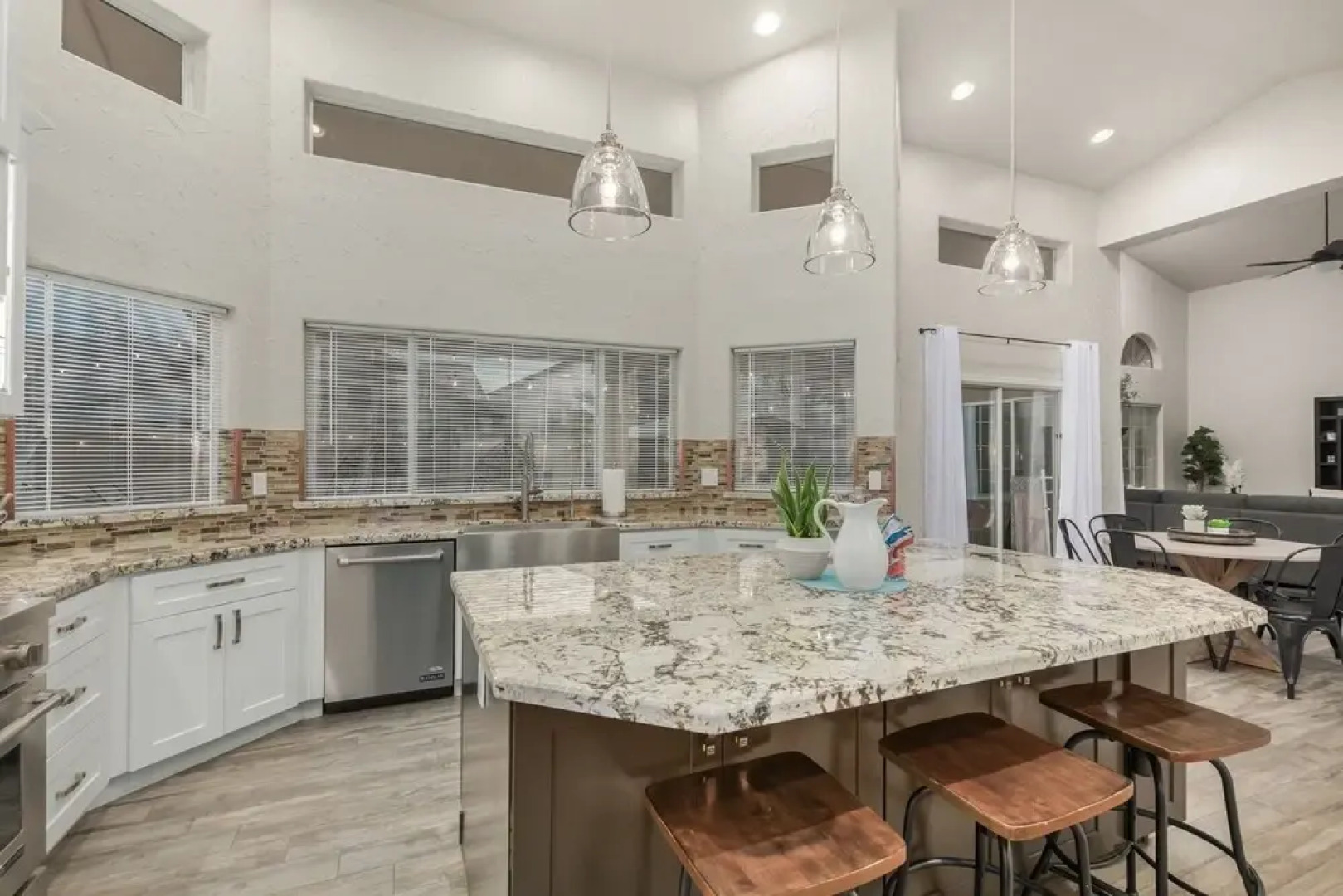 Citrus Cove Mesa 4 Bedroom Home by RedAwning