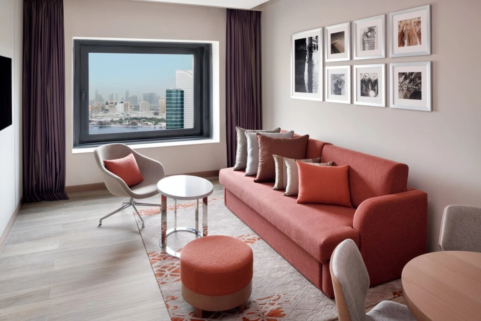 Отель Holiday Inn & Suites Dubai Festival City an IHG