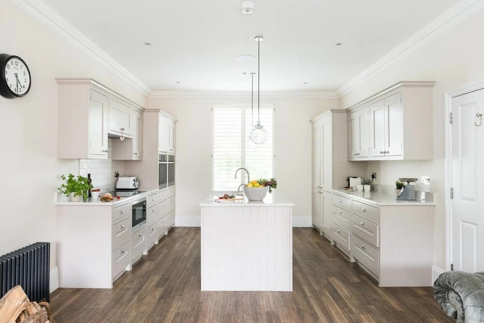 Stylish 5BR House in Hampton Court