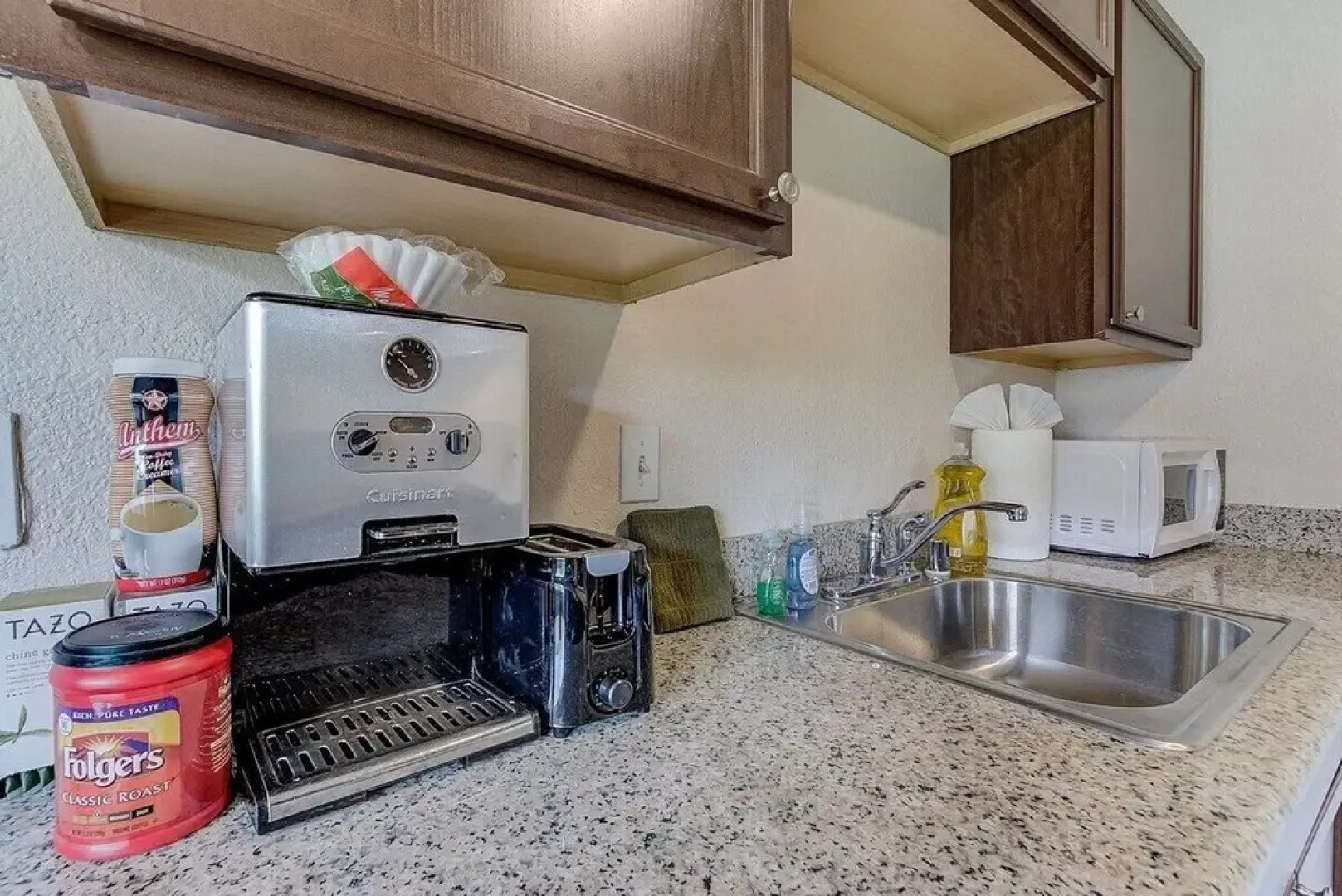 Comfy 2-bedroom, 5min to Concord Bart