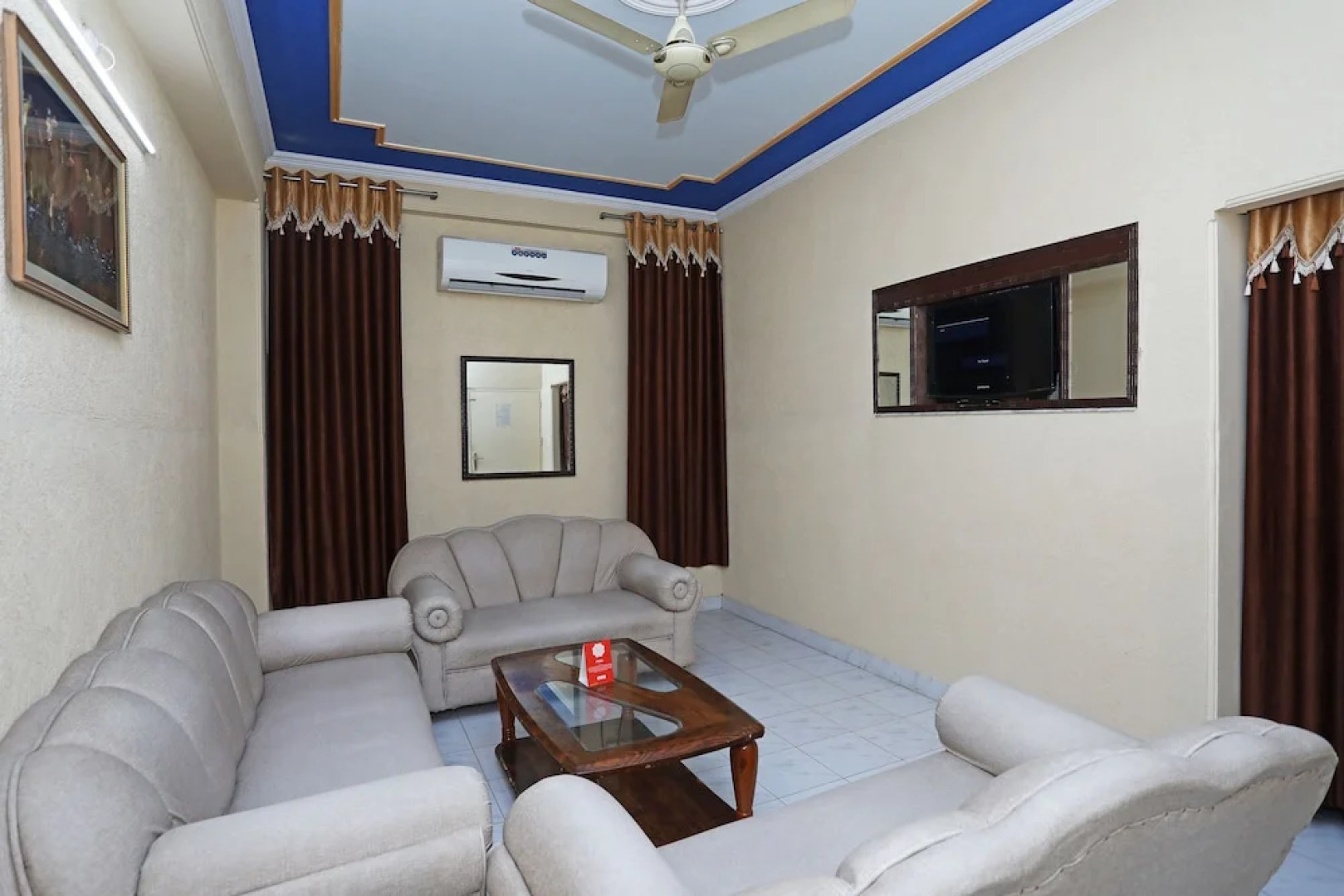 OYO 10444 Vasundhra INN