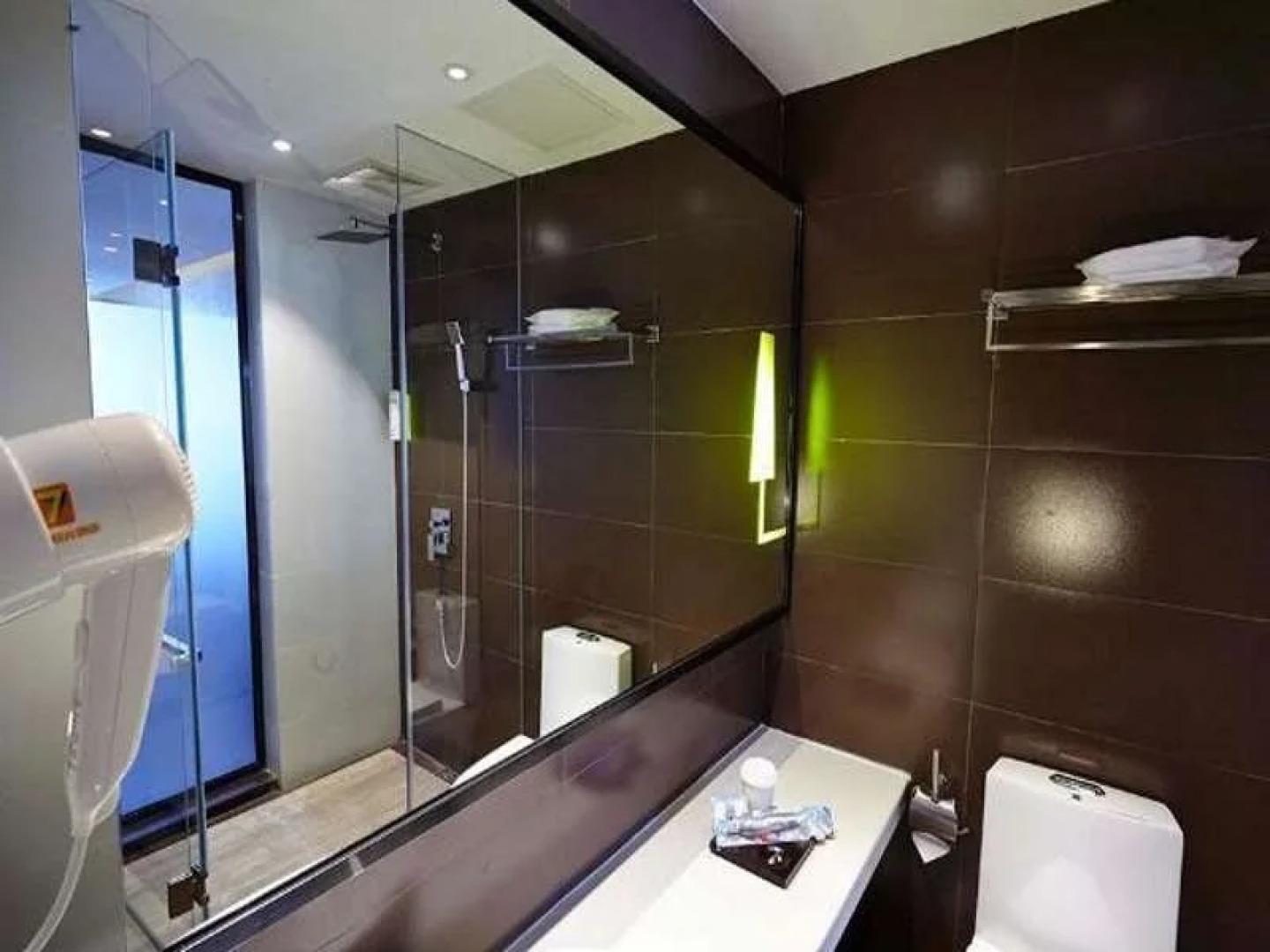 IU Hotel Lvliang Xiaoyi Zhenxing Street Branch