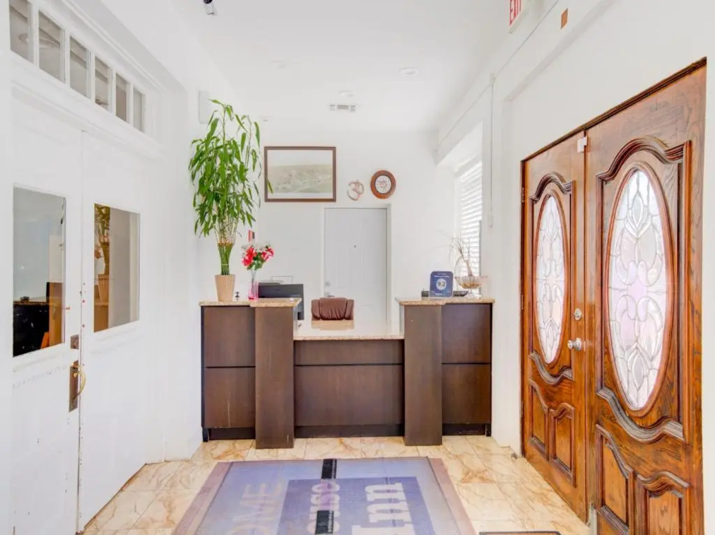 Whitehouse Inn Dilley