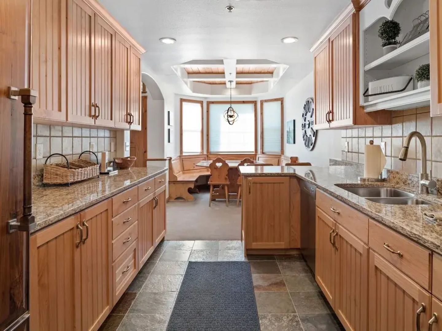 Family Getaway~pool, Hot Spring, Scuba & Ice Castles 727 4 Bedroom Home by RedAwning