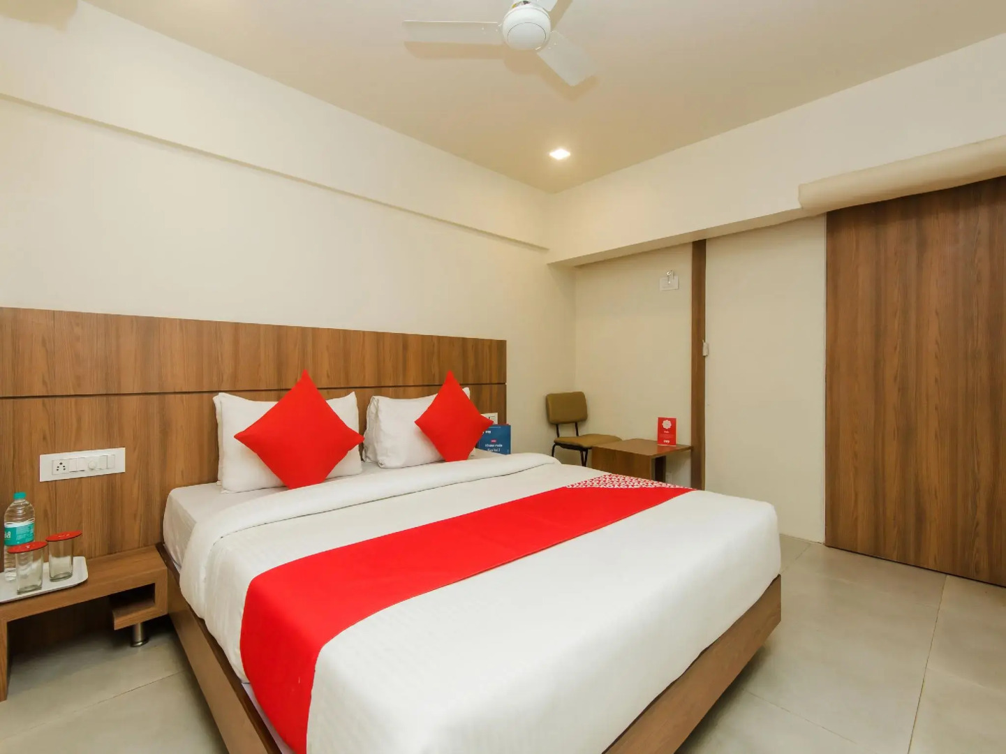 OYO 13857 Hotel Imperial