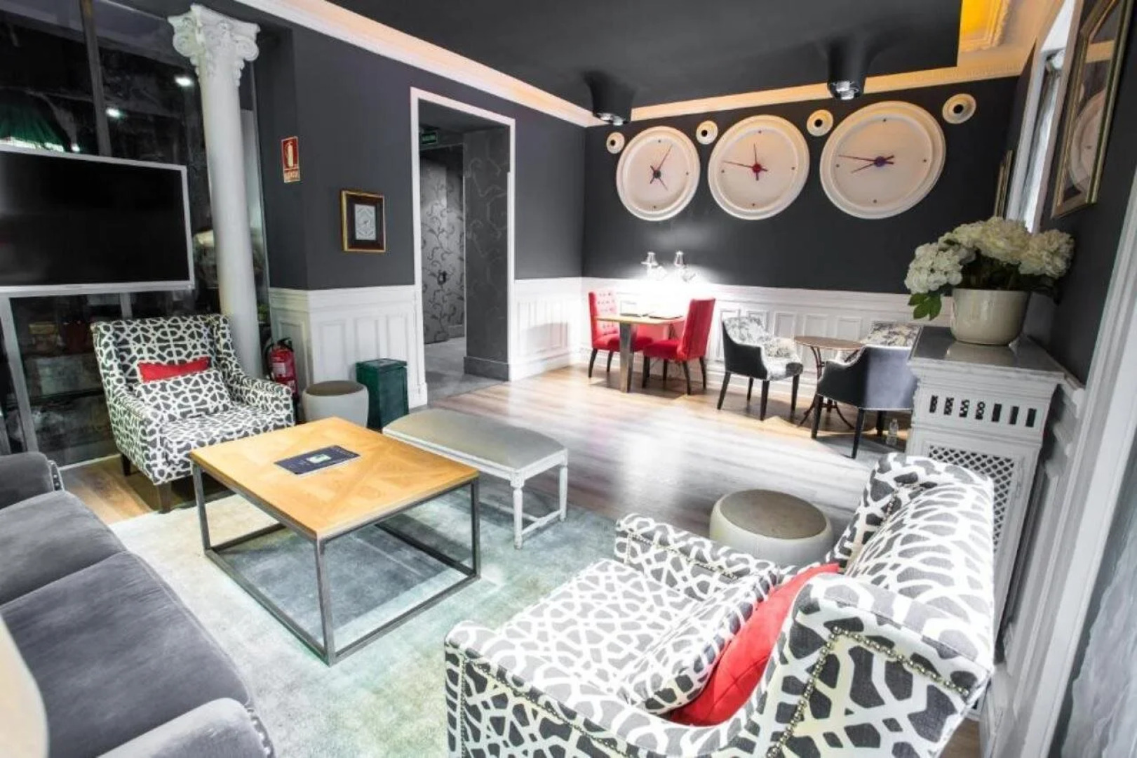 Petit Palace Lealtad Plaza