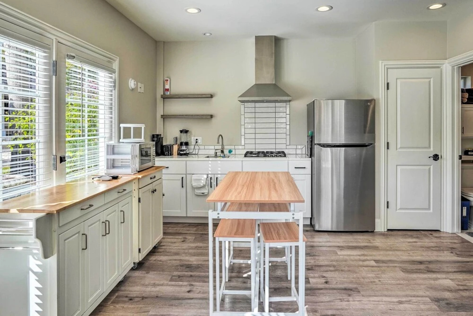 Pleasant Hill Studio w/ Pool & Hot Tub Access