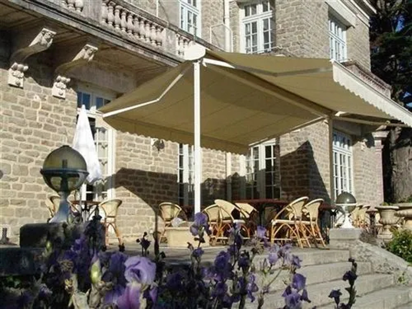 QUALYS-HOTEL Le Château Du Pelavé