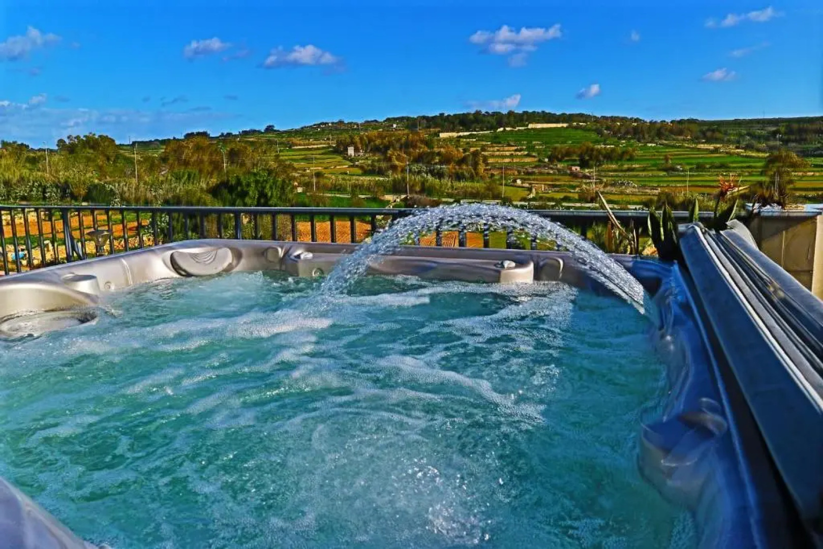 Stunning Views 4 Bedroom Penthouse in Marsaxlokk