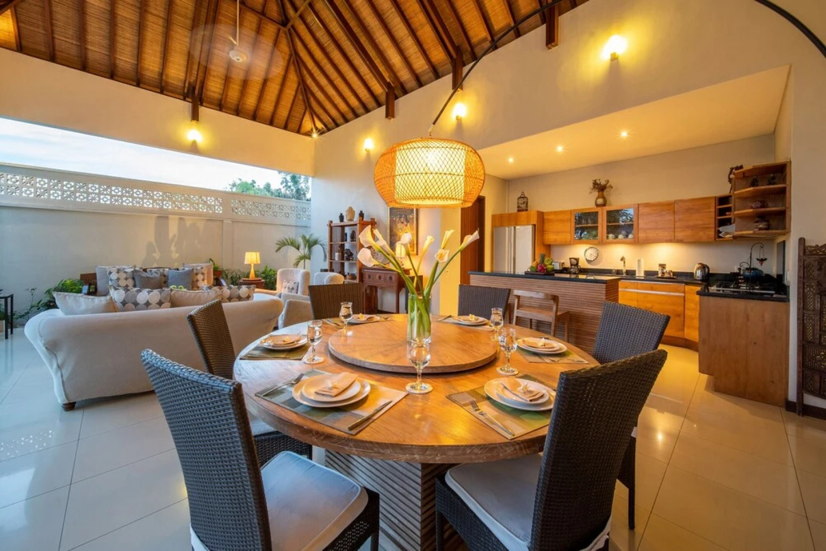 Peaceful Private Villa, 3 BR, Canggu With Staff