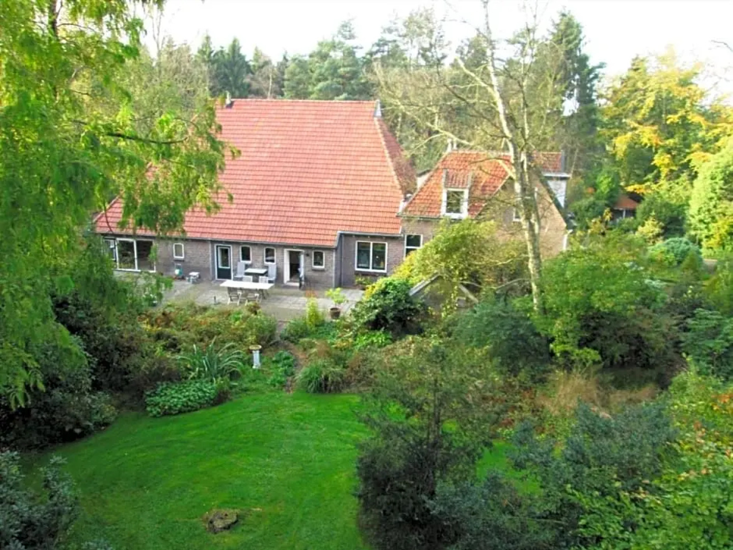 Villa Laurelin, Lothorien