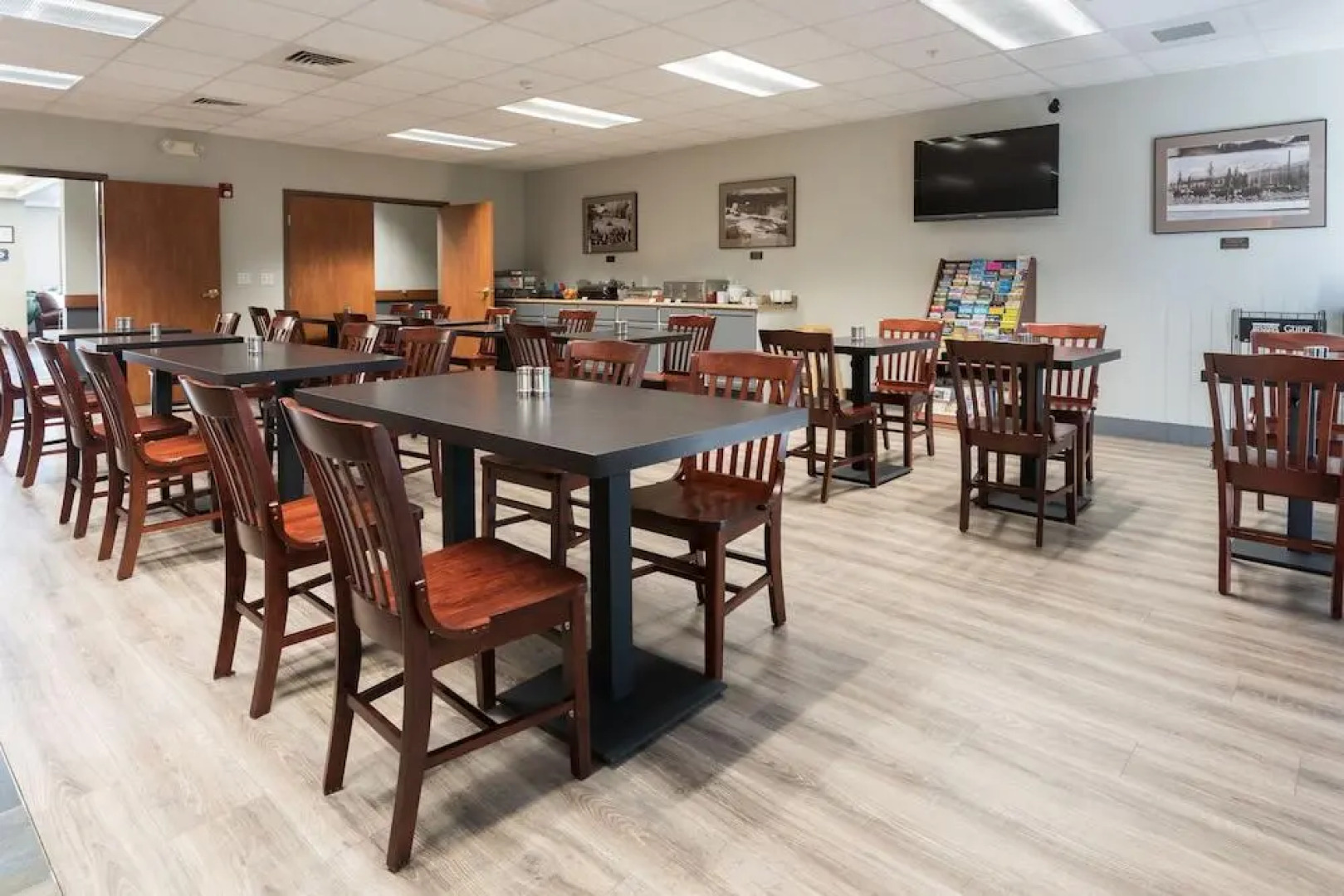 Wood River Inn & Suites