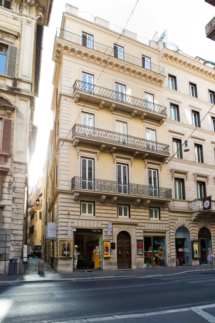 Via Del Corso Home
