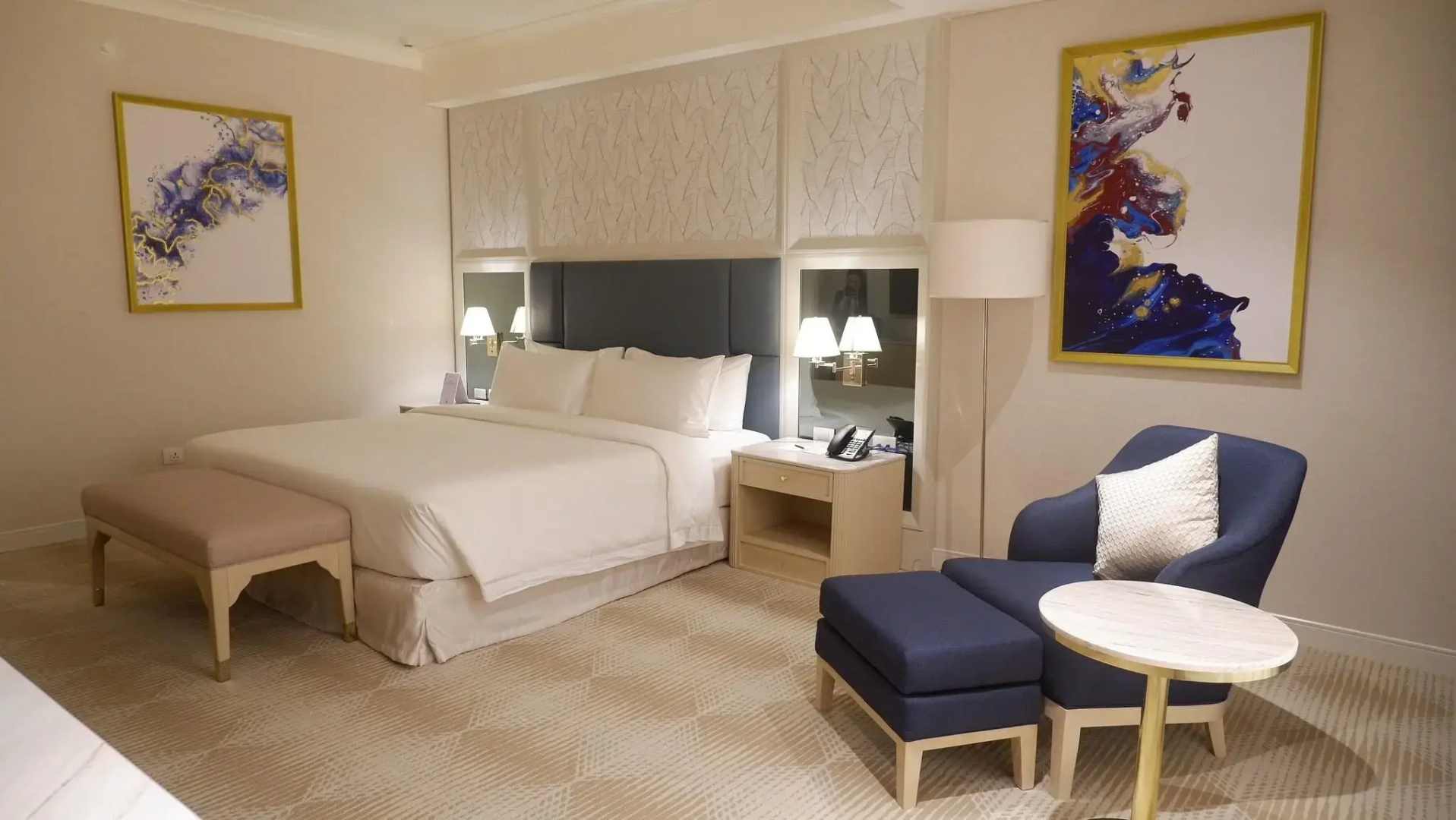 Royce Hotel & Casino