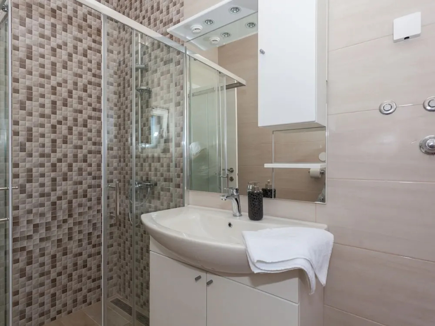 Beautiful Villa With Private Pool 7 En Suite Bedrooms 3 Roofed Terraces Bbq