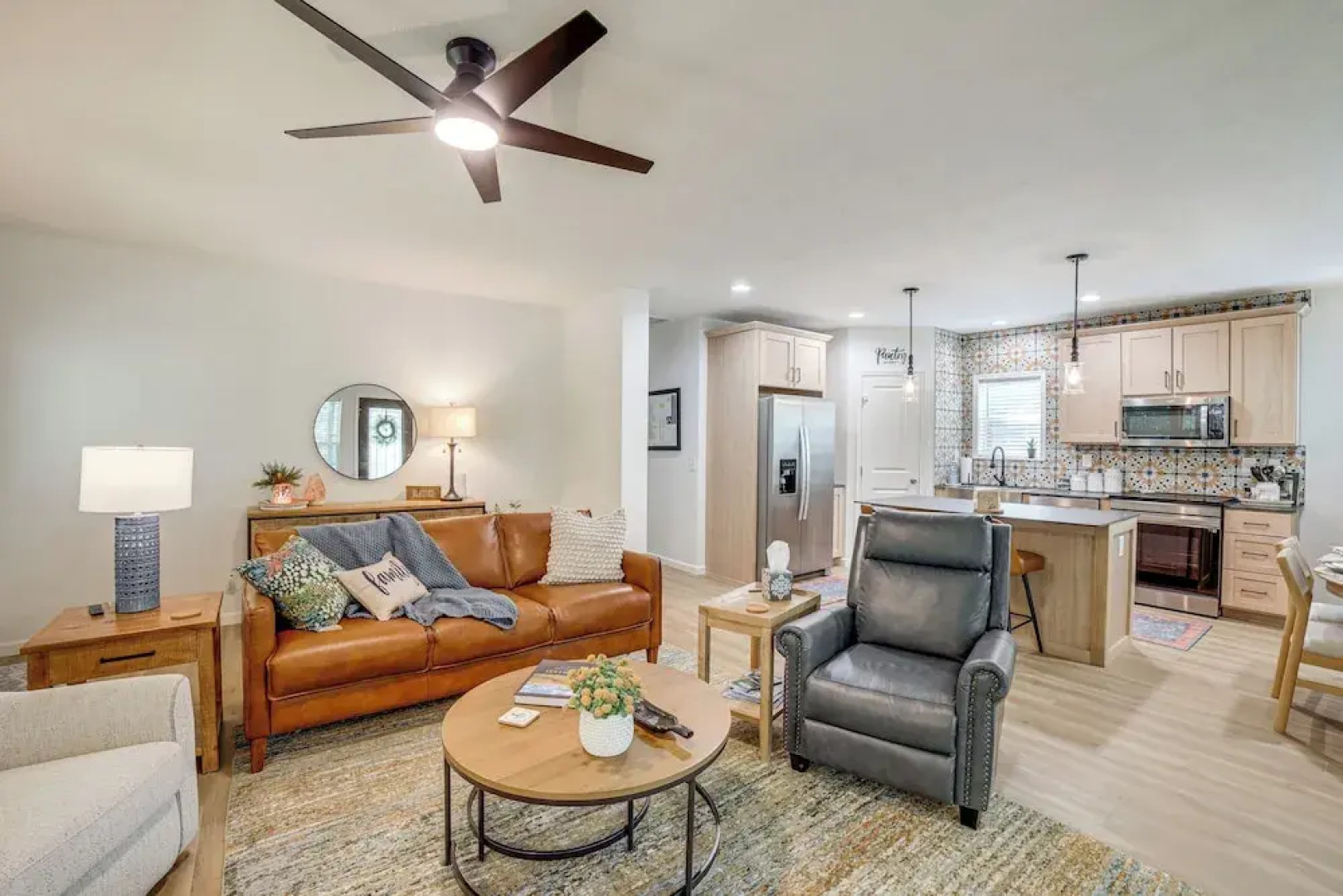 Lake Access, Pools & More: Family Home in Stanwood