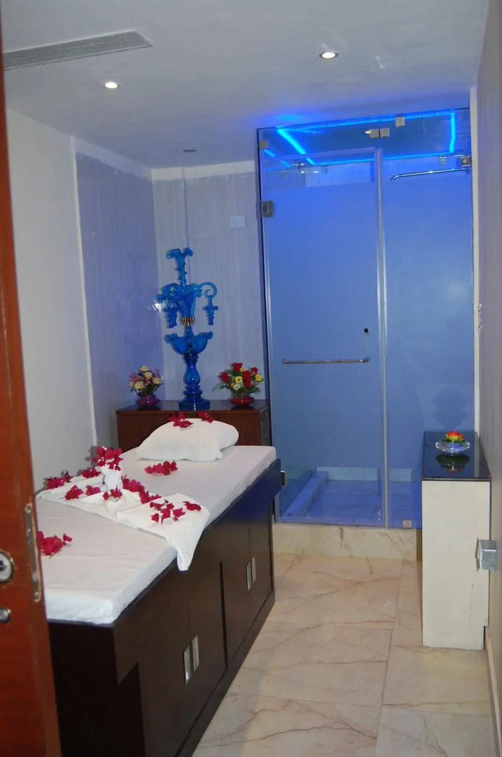 The Golden Palms Hotel & Spa