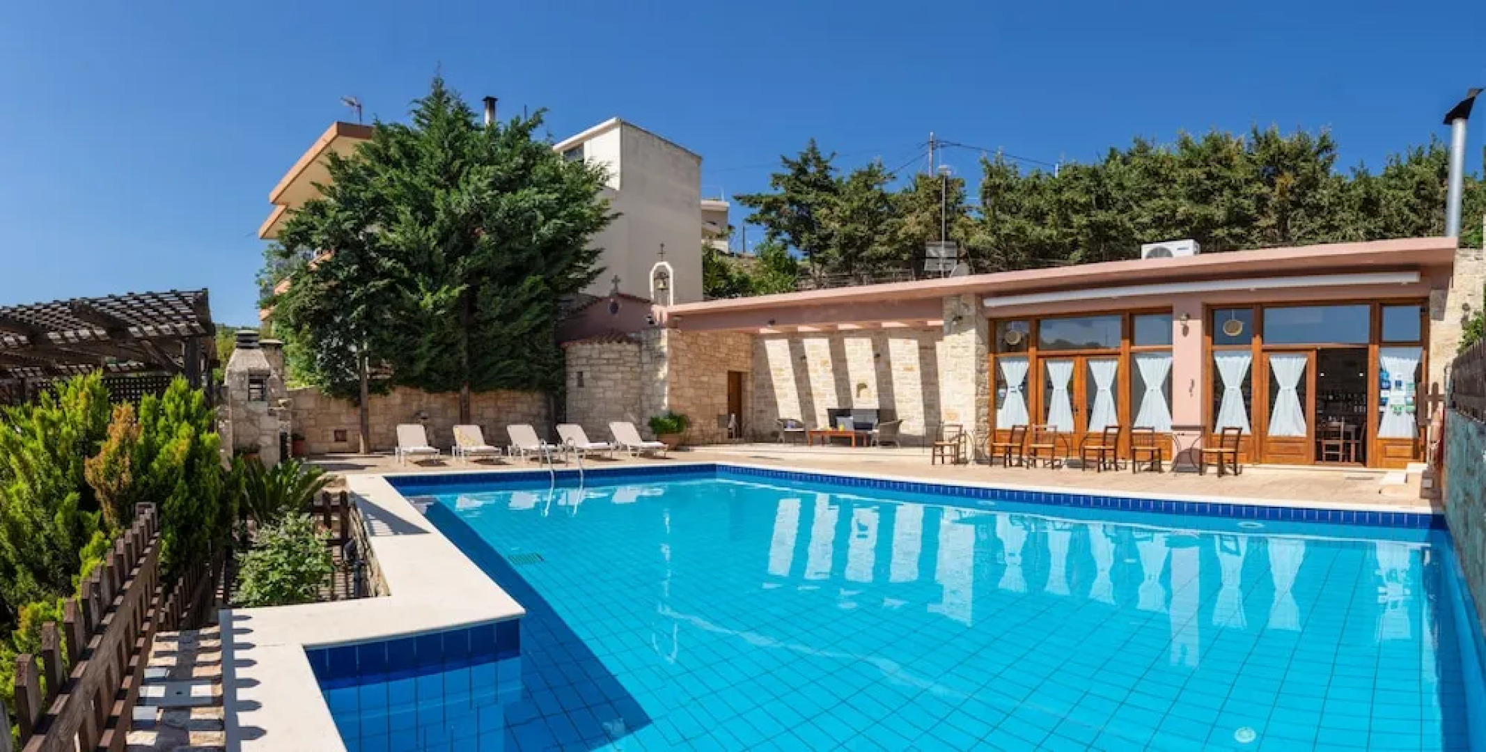 Petronikolis Village