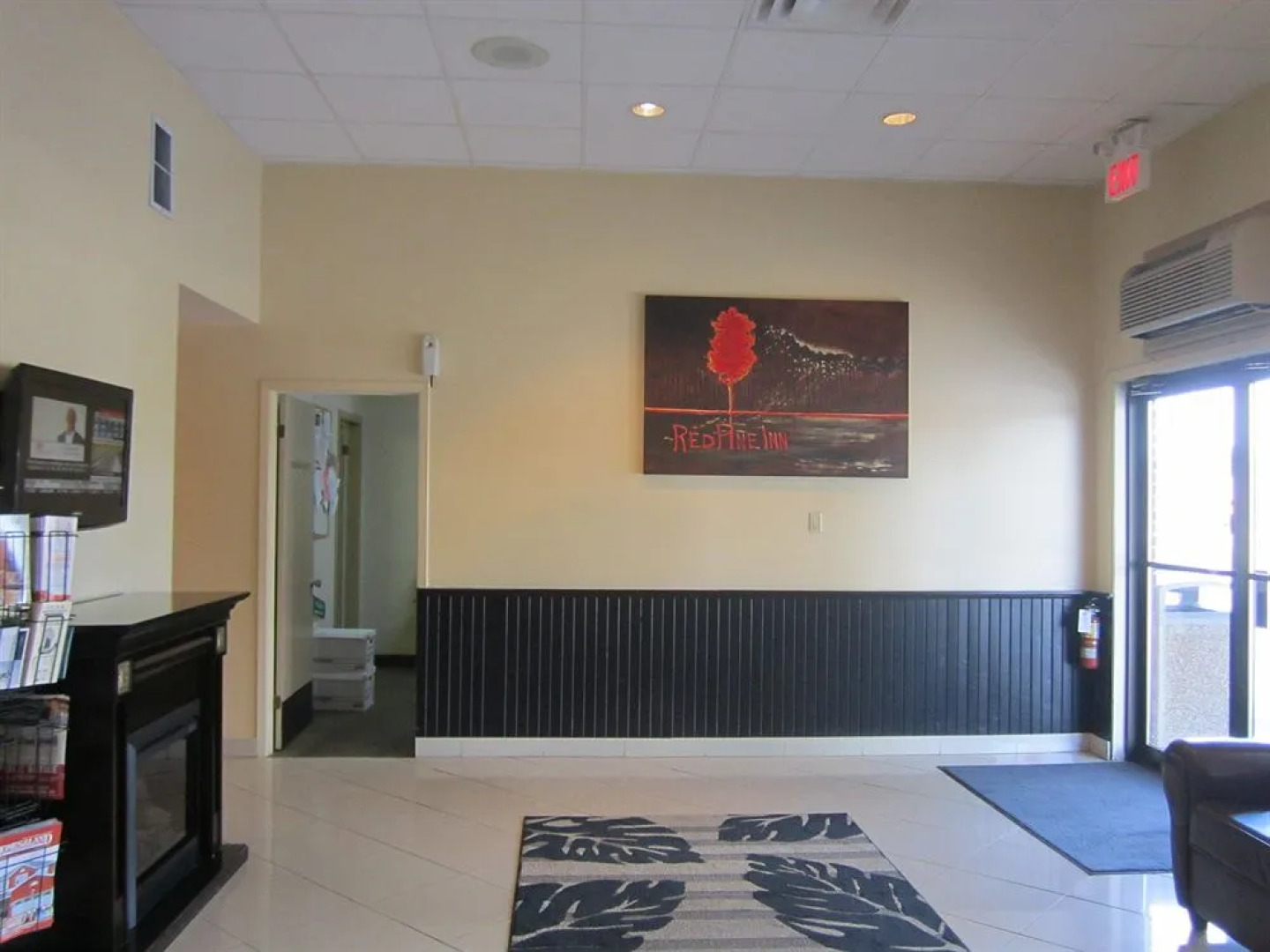 Red Pine Inn & Conference Centre