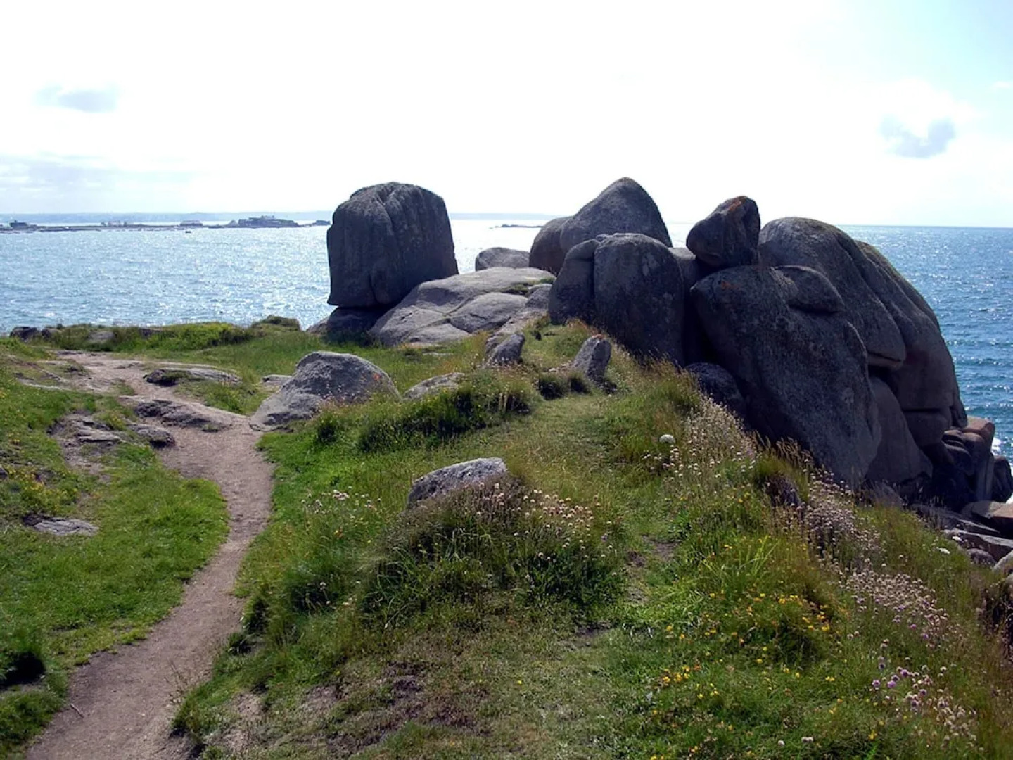 House With 2 Bedrooms in Trédrez-locquémeau, With Furnished Garden and