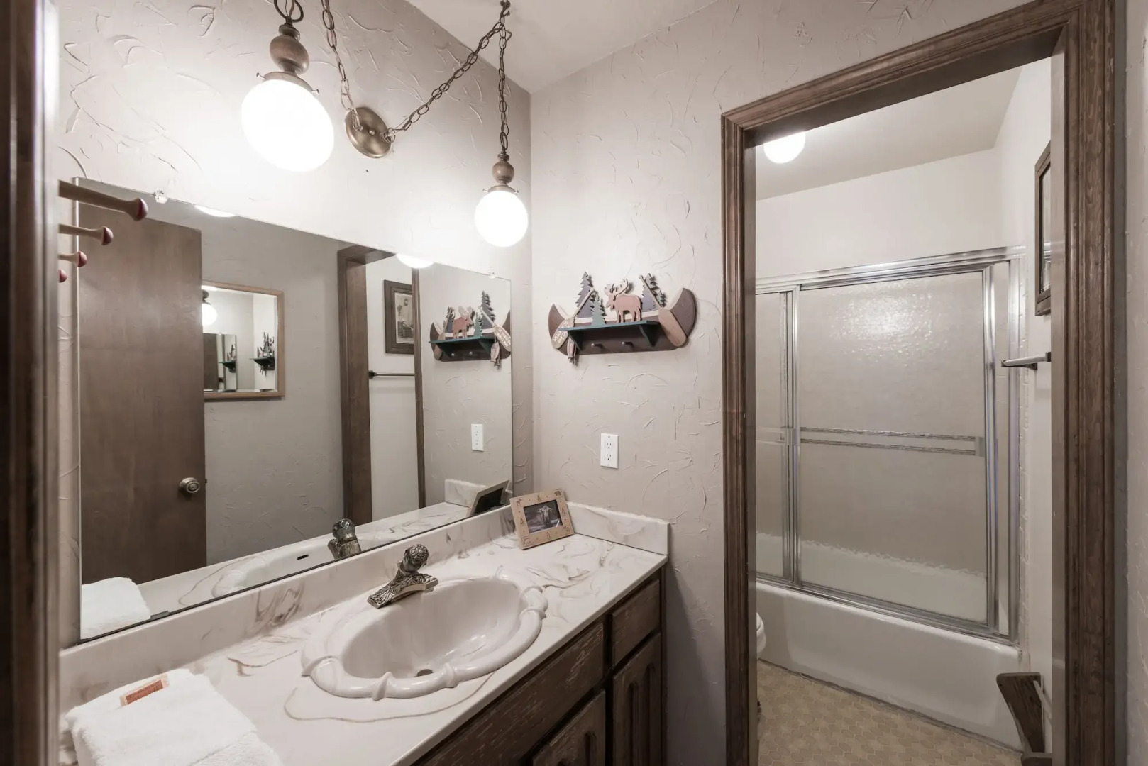 Cowboys Indians and Outlaws - Three Bedroom Cabin