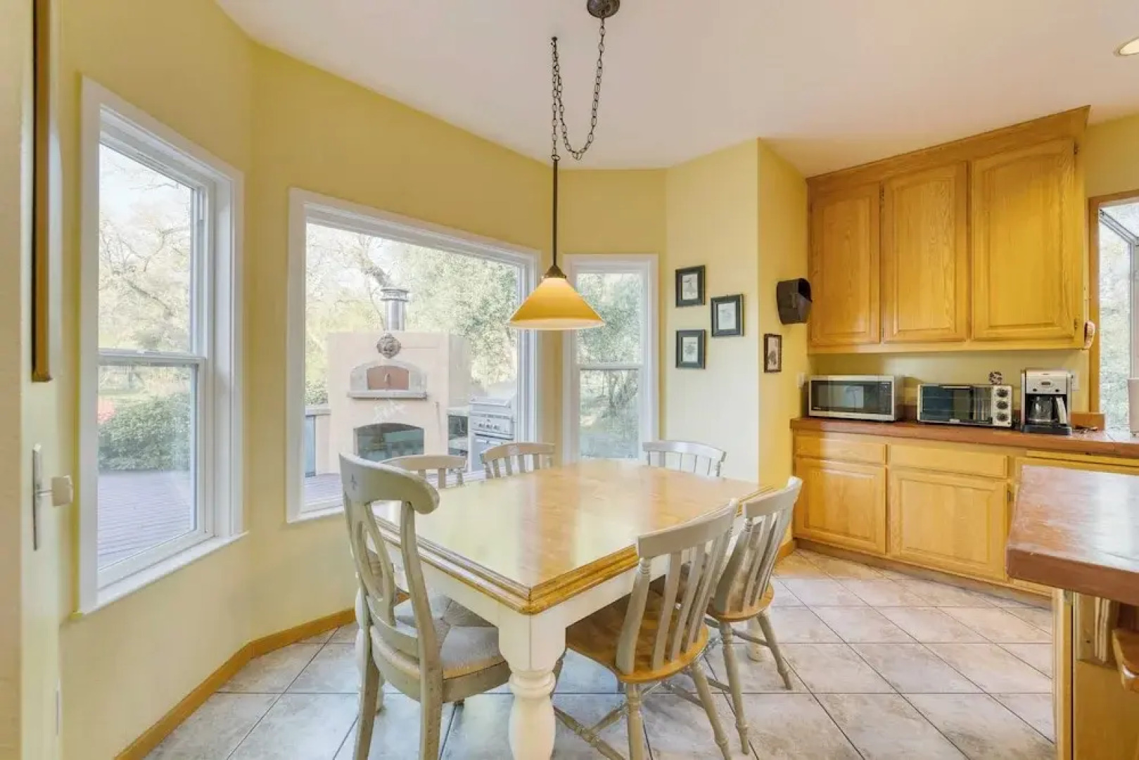 Valley of the Moon by Avantstay Tranquil Escape, Large Yard w/ Hot Tub & Fire Pit